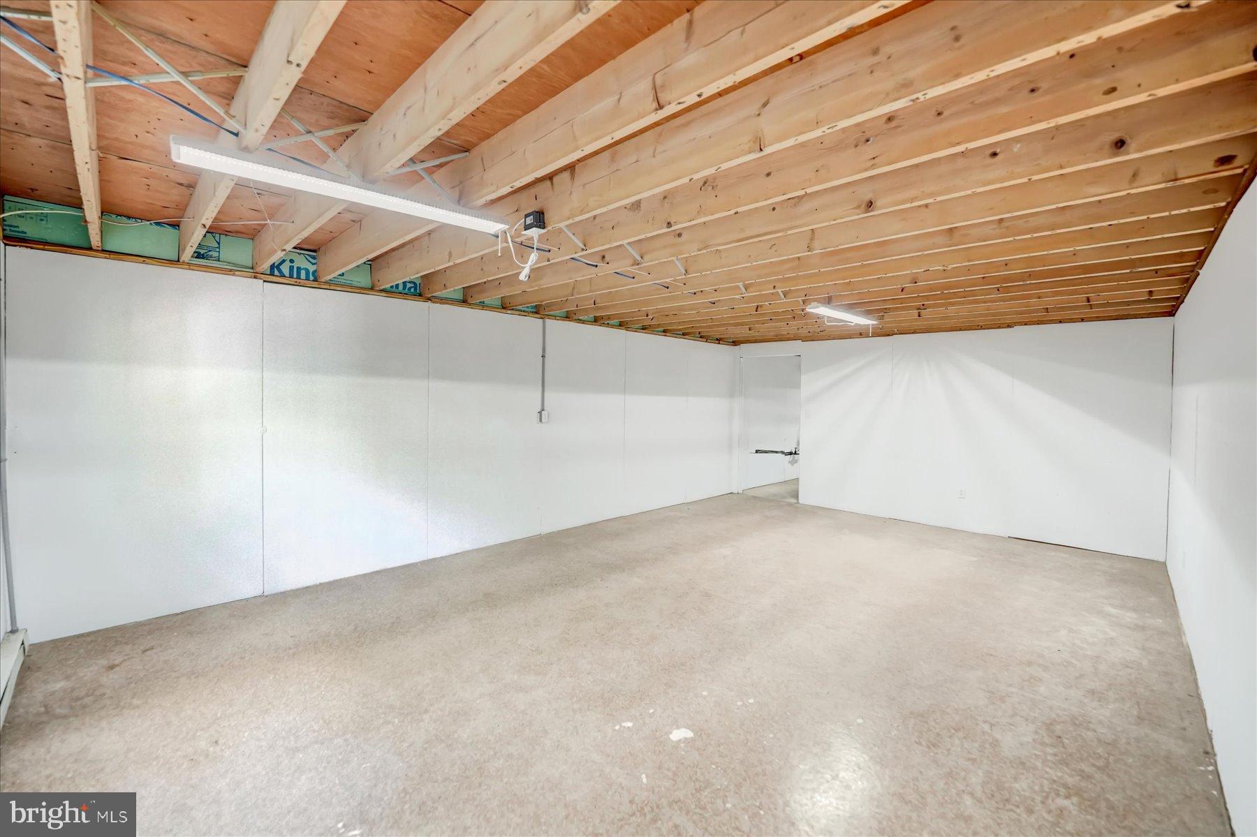 HOLMES-FOSTER - Residential