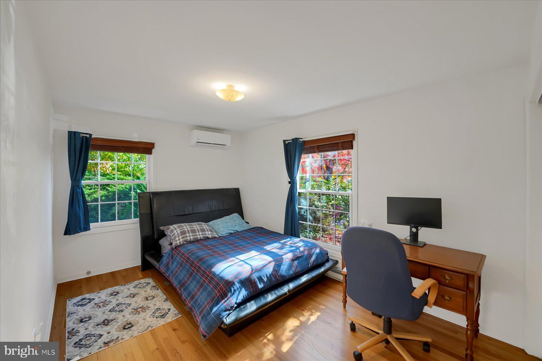 HOLMES-FOSTER - Residential