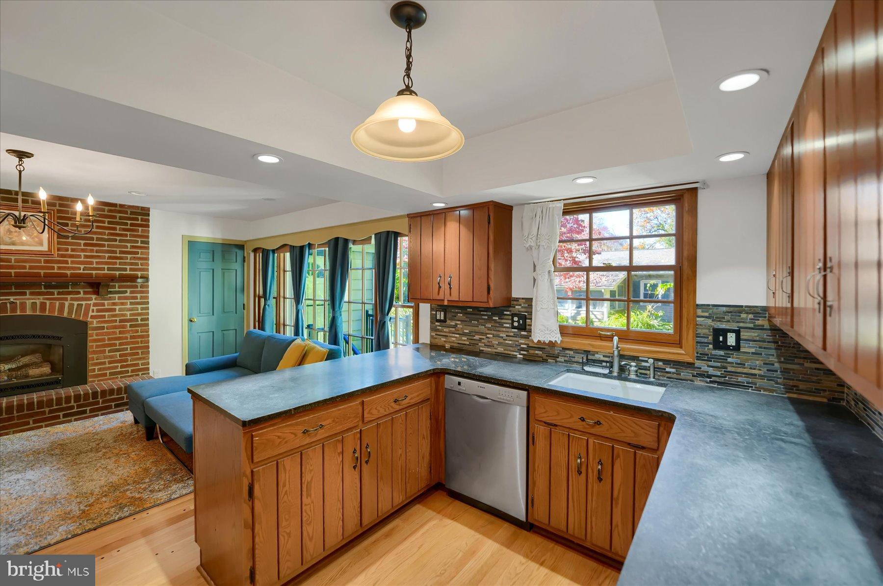 HOLMES-FOSTER - Residential