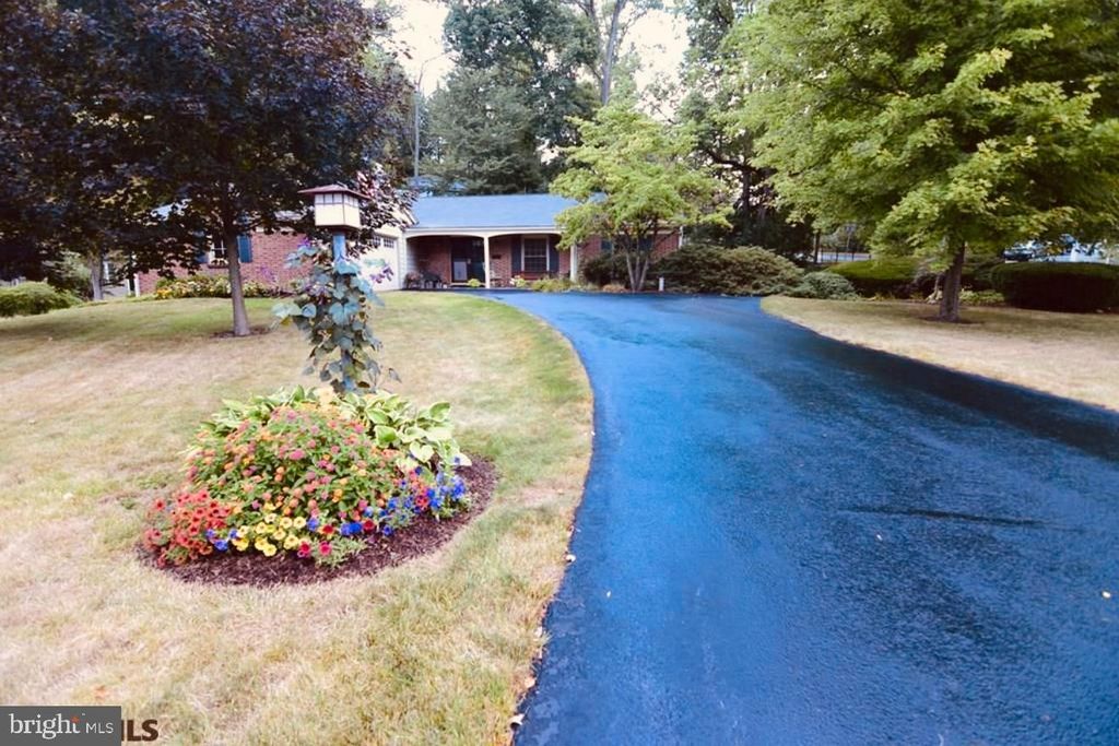 Photo of 705 Westerly Parkway, STATE COLLEGE, PA 16801 (MLS # PACE2516734)