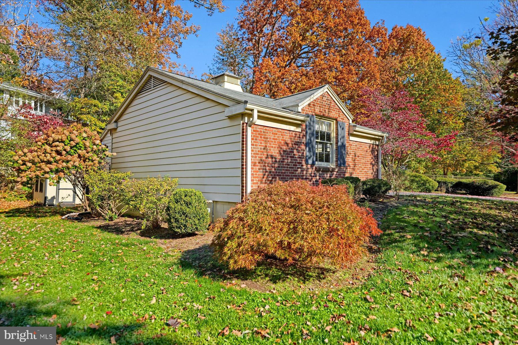 HOLMES-FOSTER - Residential