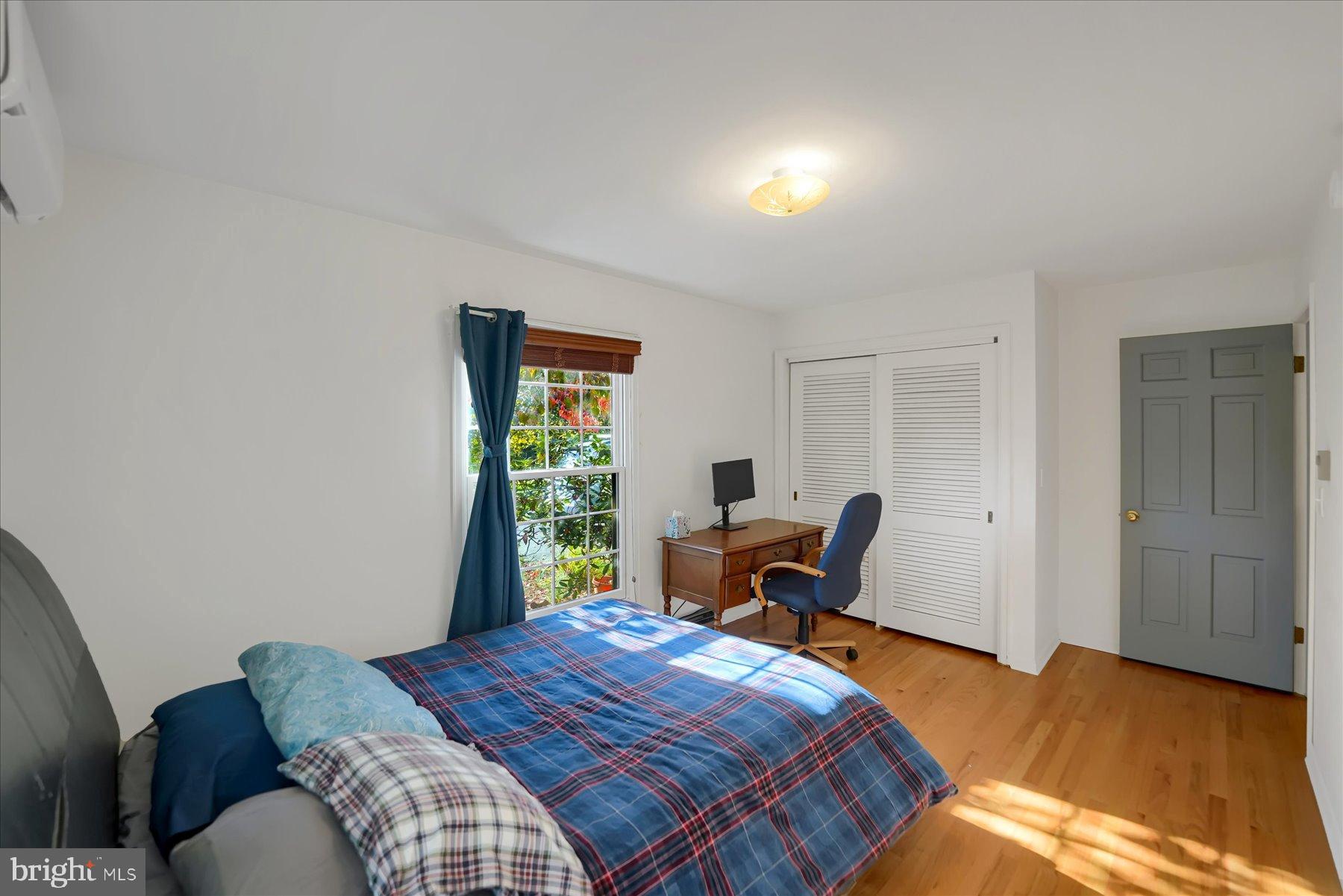 HOLMES-FOSTER - Residential