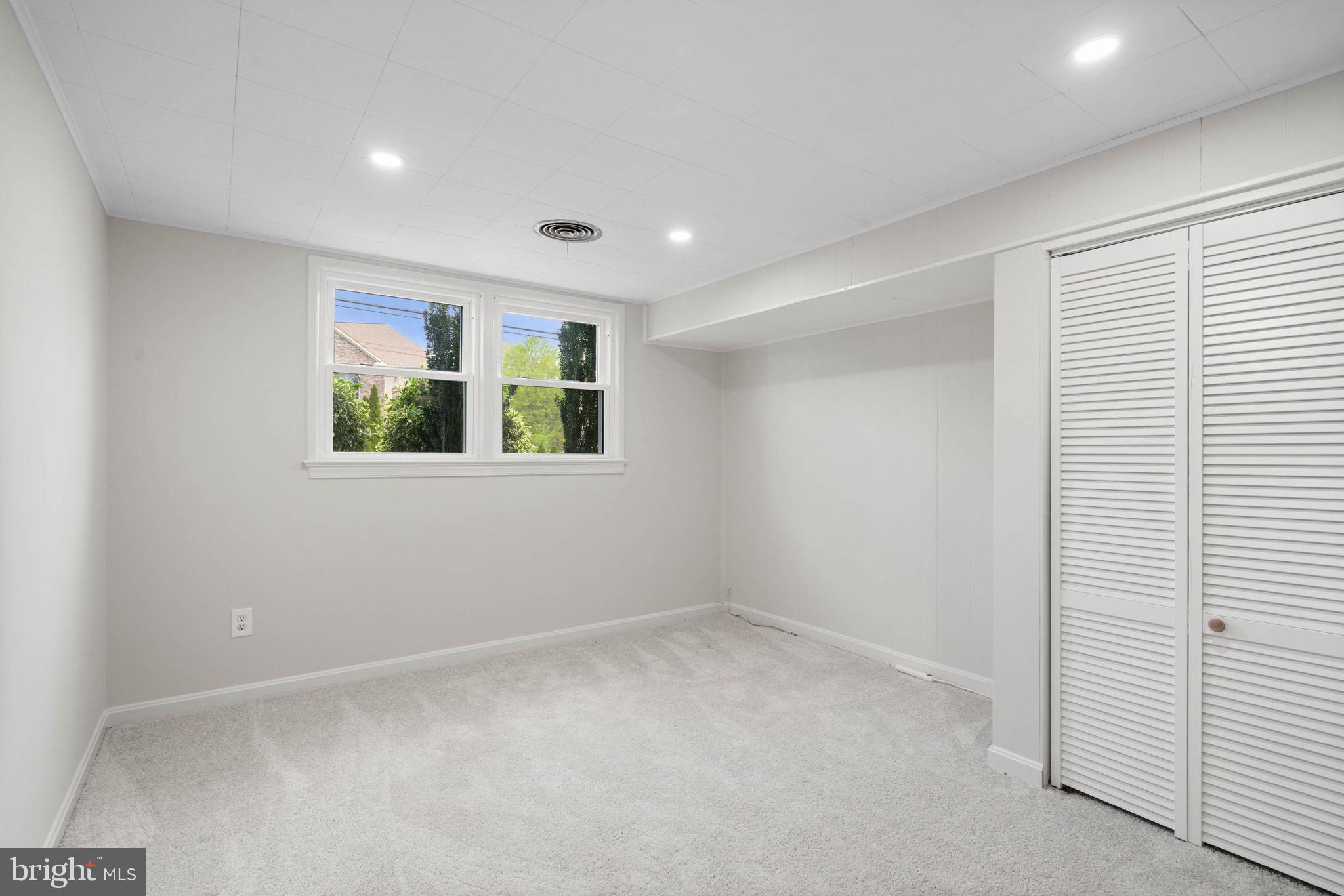 EDSALL PARK - Residential