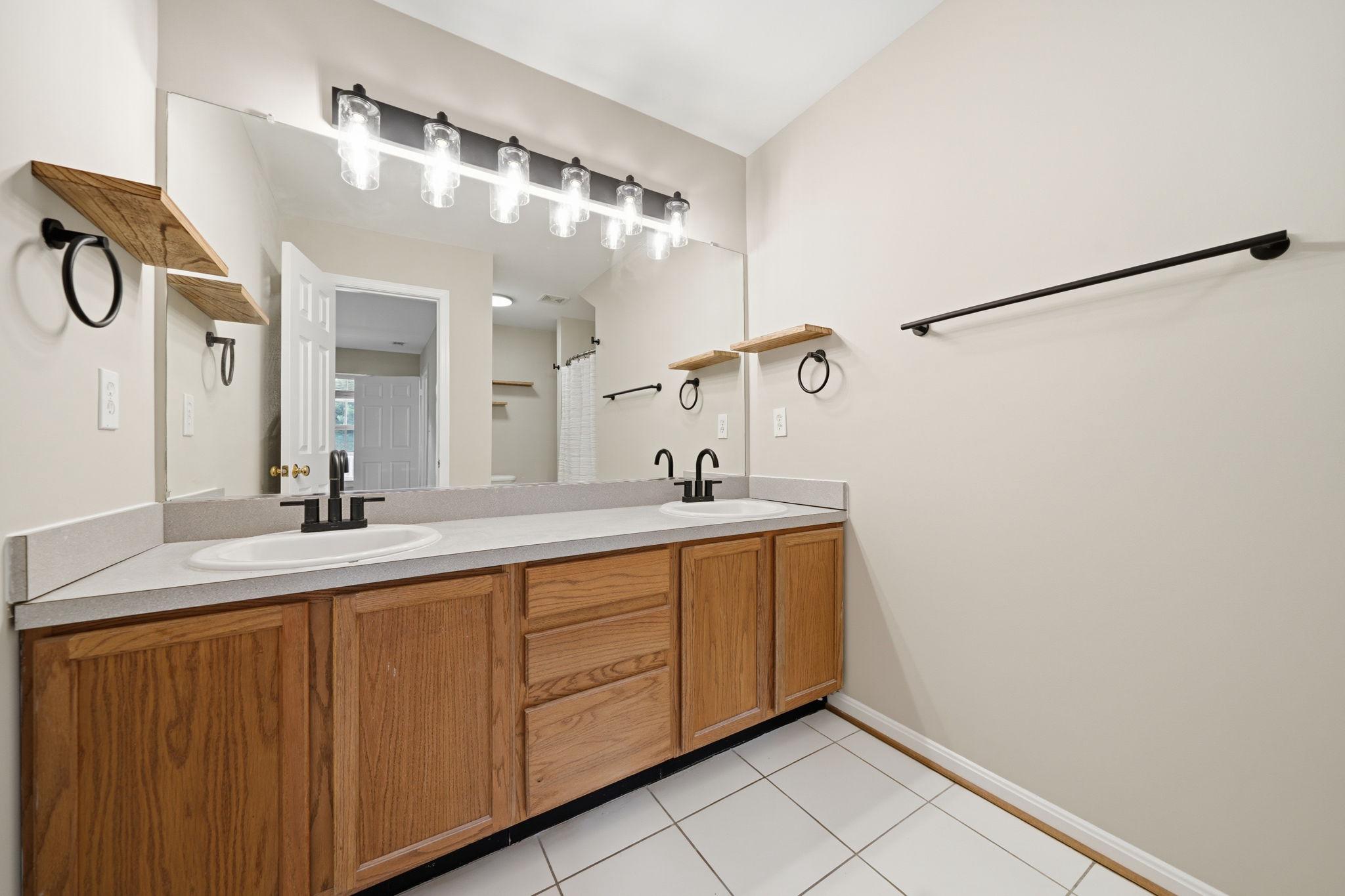 SOUTH OAKS - Residential