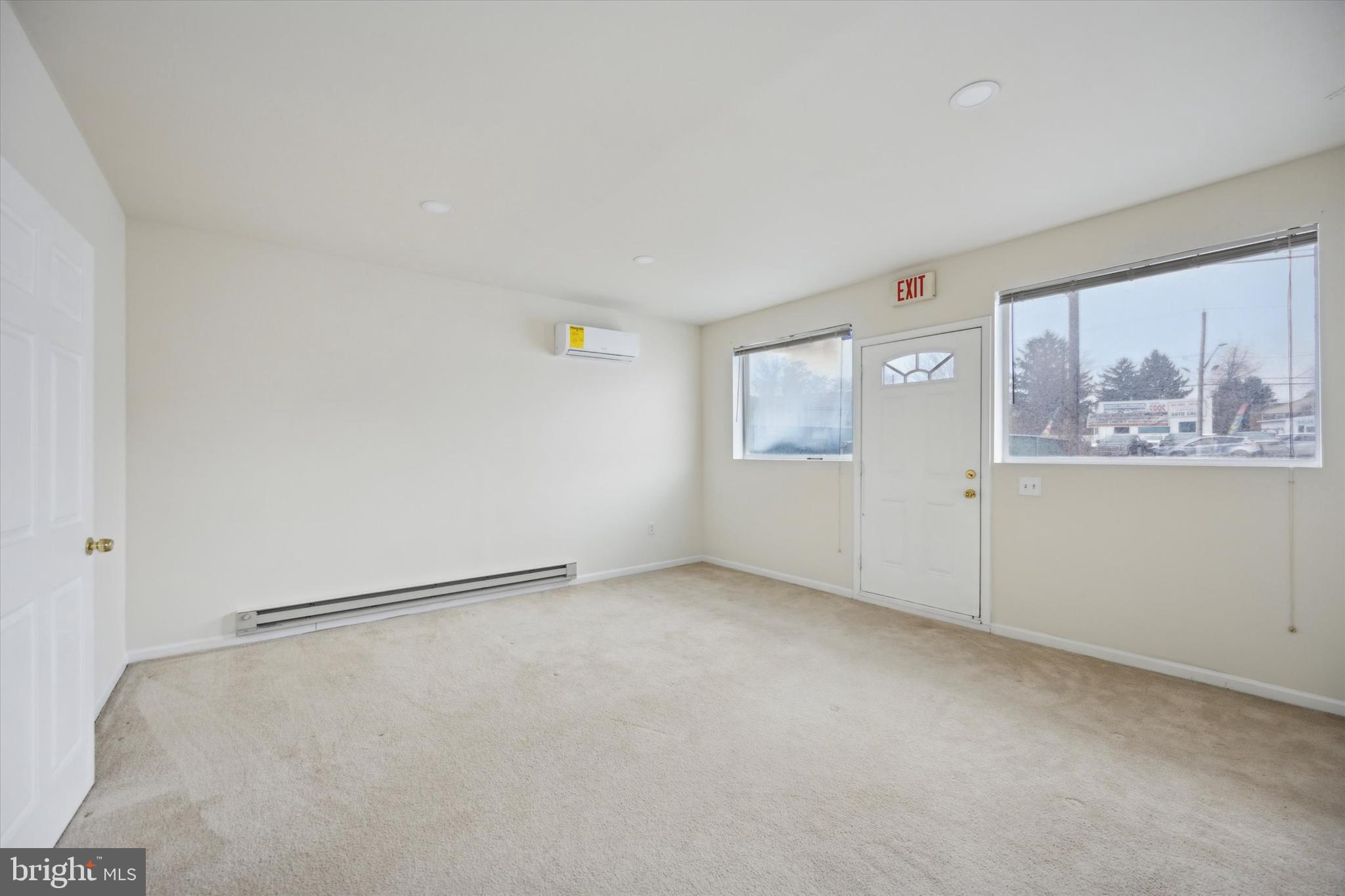 LEVITTOWN - Residential Lease