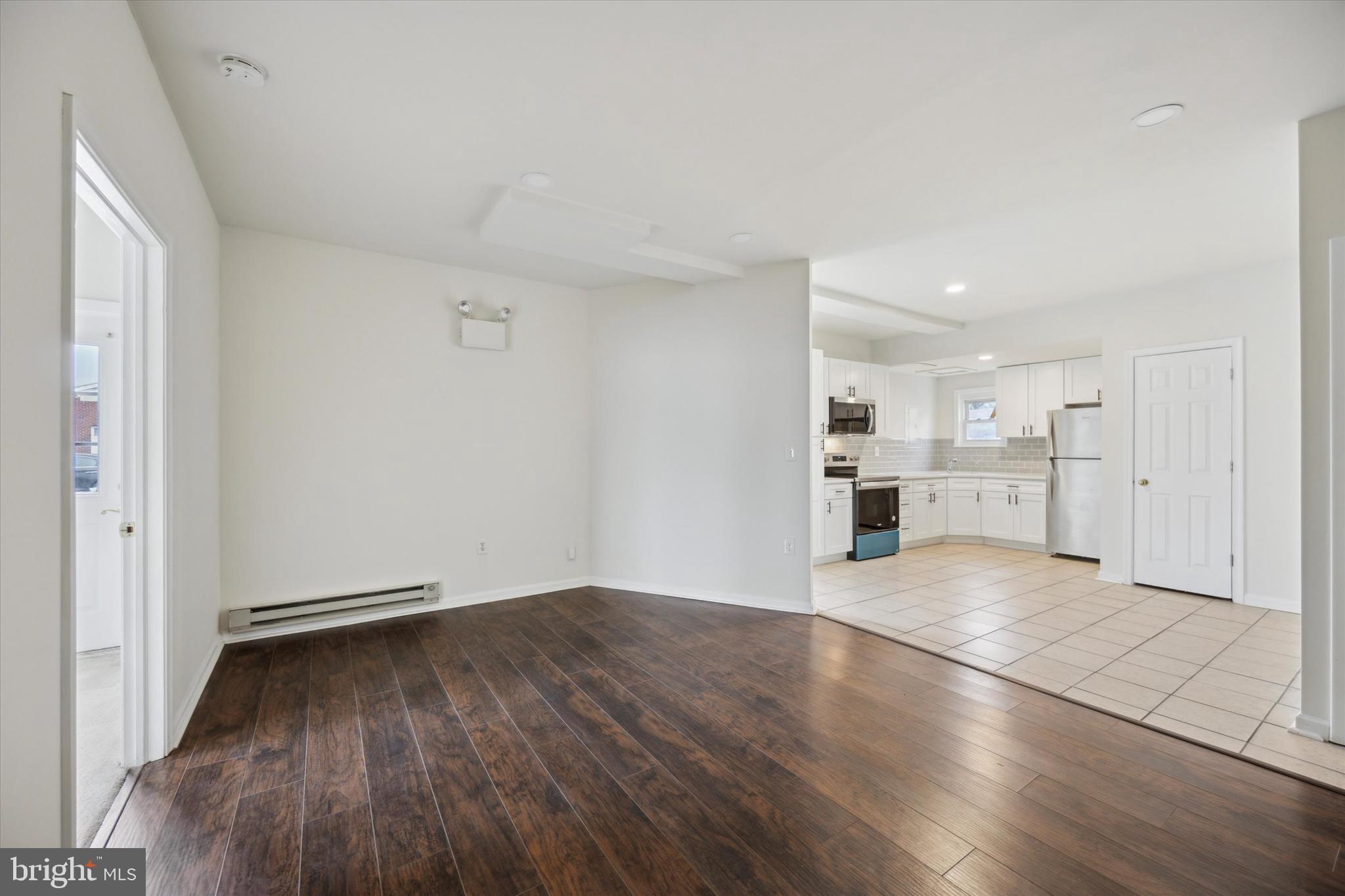 LEVITTOWN - Residential Lease