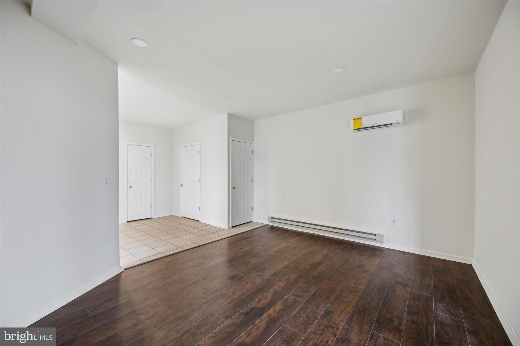 LEVITTOWN - Residential Lease