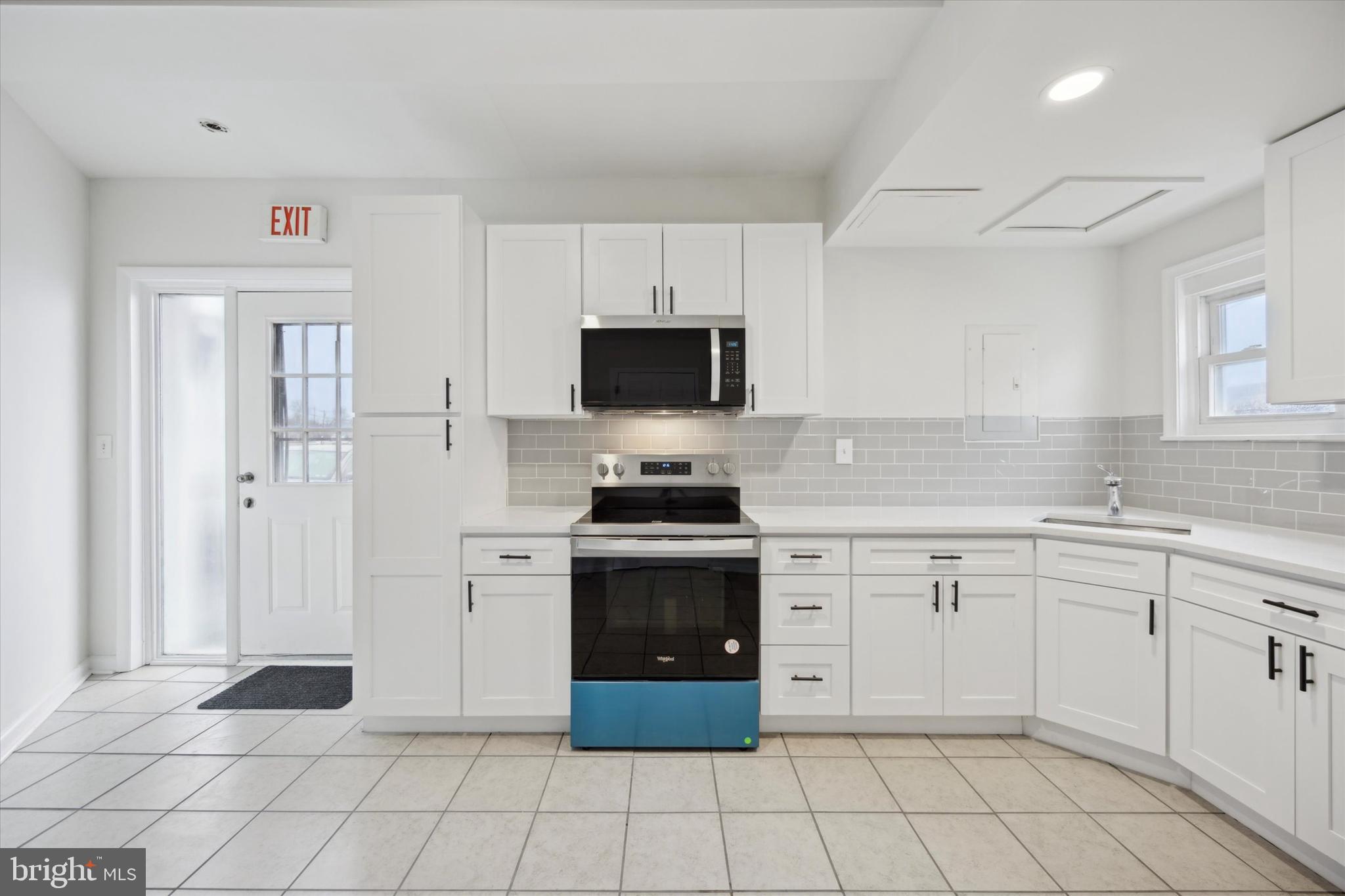 LEVITTOWN - Residential Lease