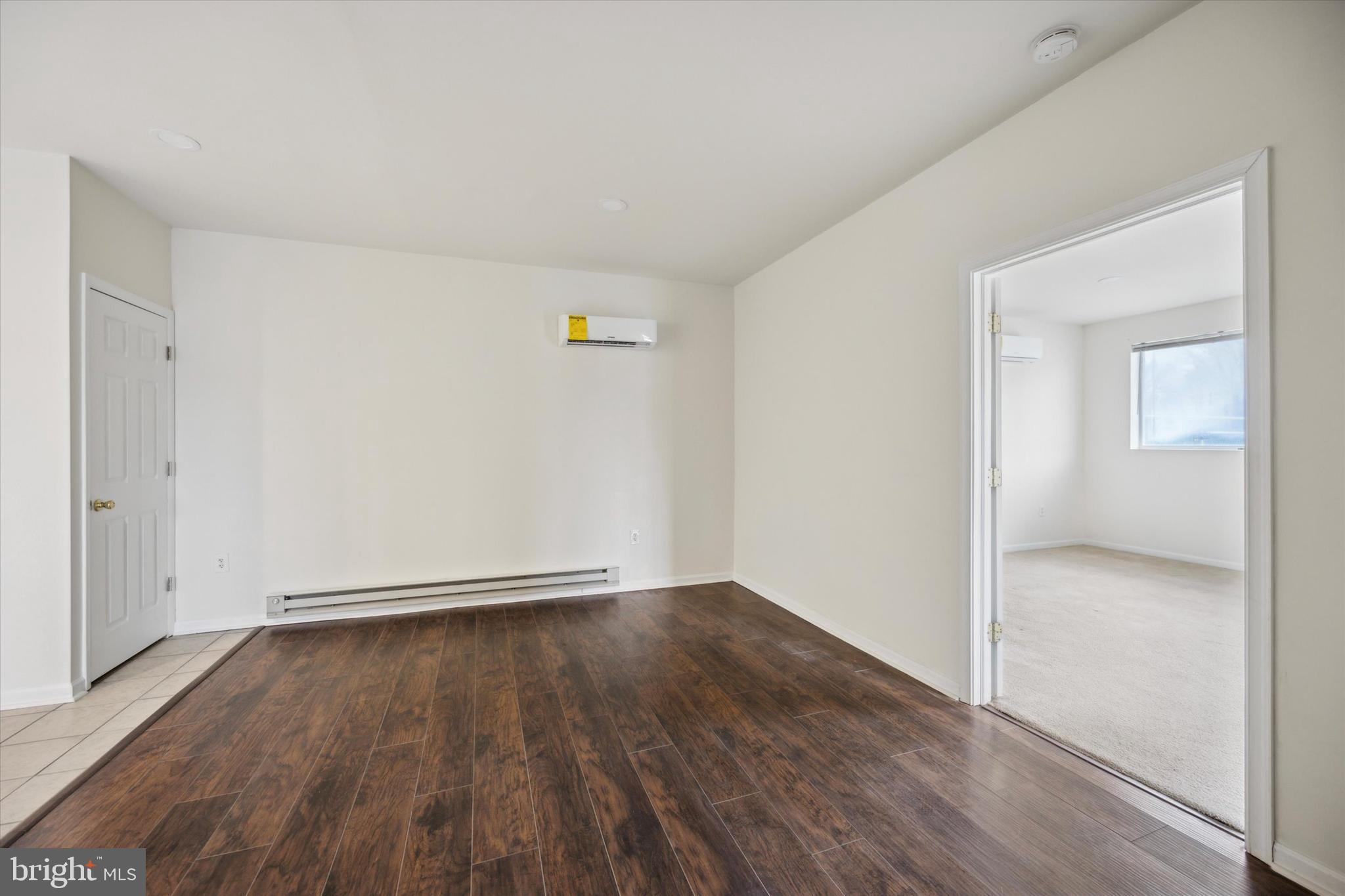 LEVITTOWN - Residential Lease