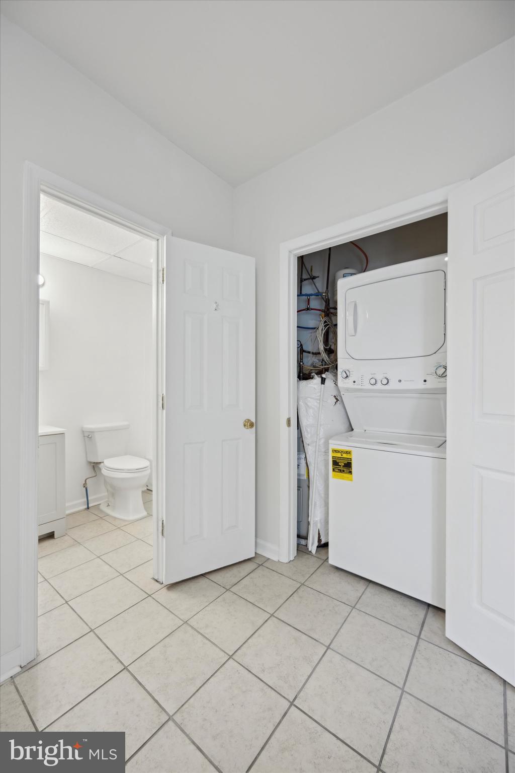 LEVITTOWN - Residential Lease