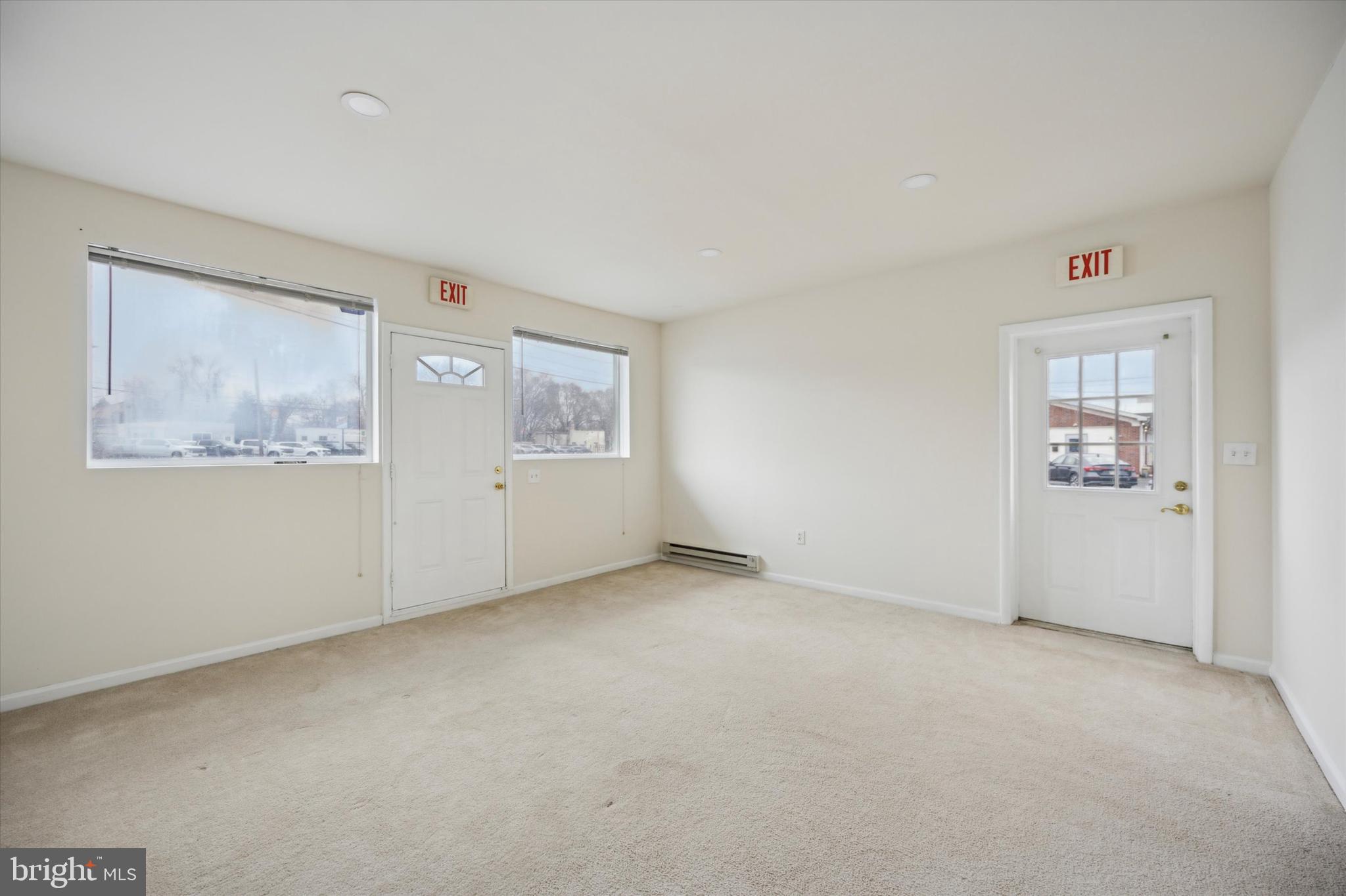 LEVITTOWN - Residential Lease