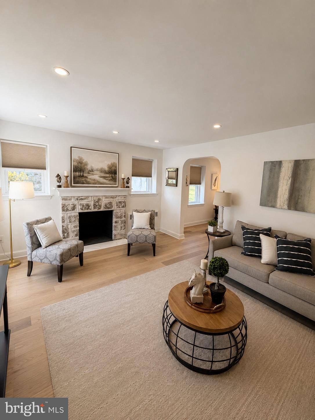 841 W BUTLER PIKE