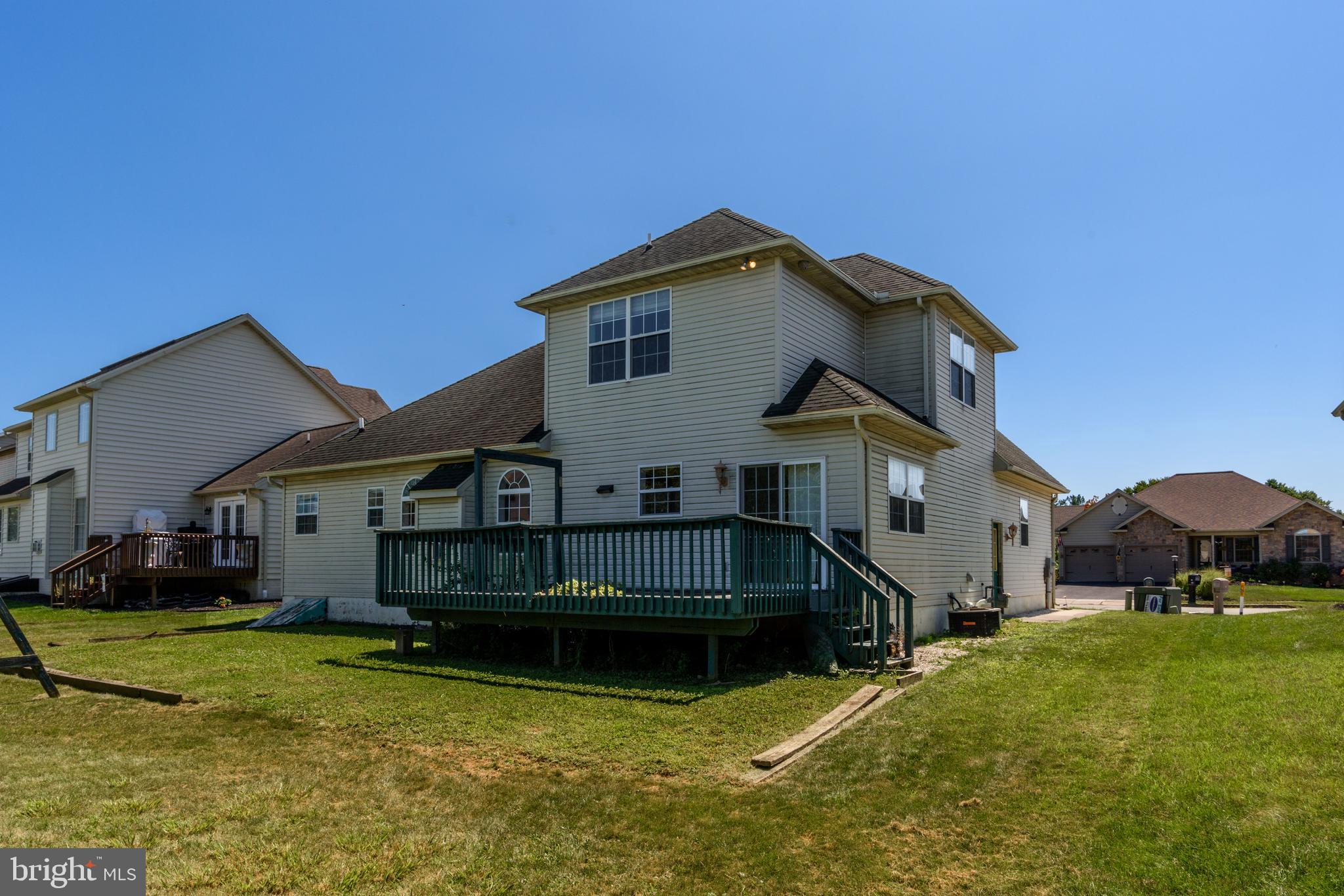 322 FOX KNOLL COURT