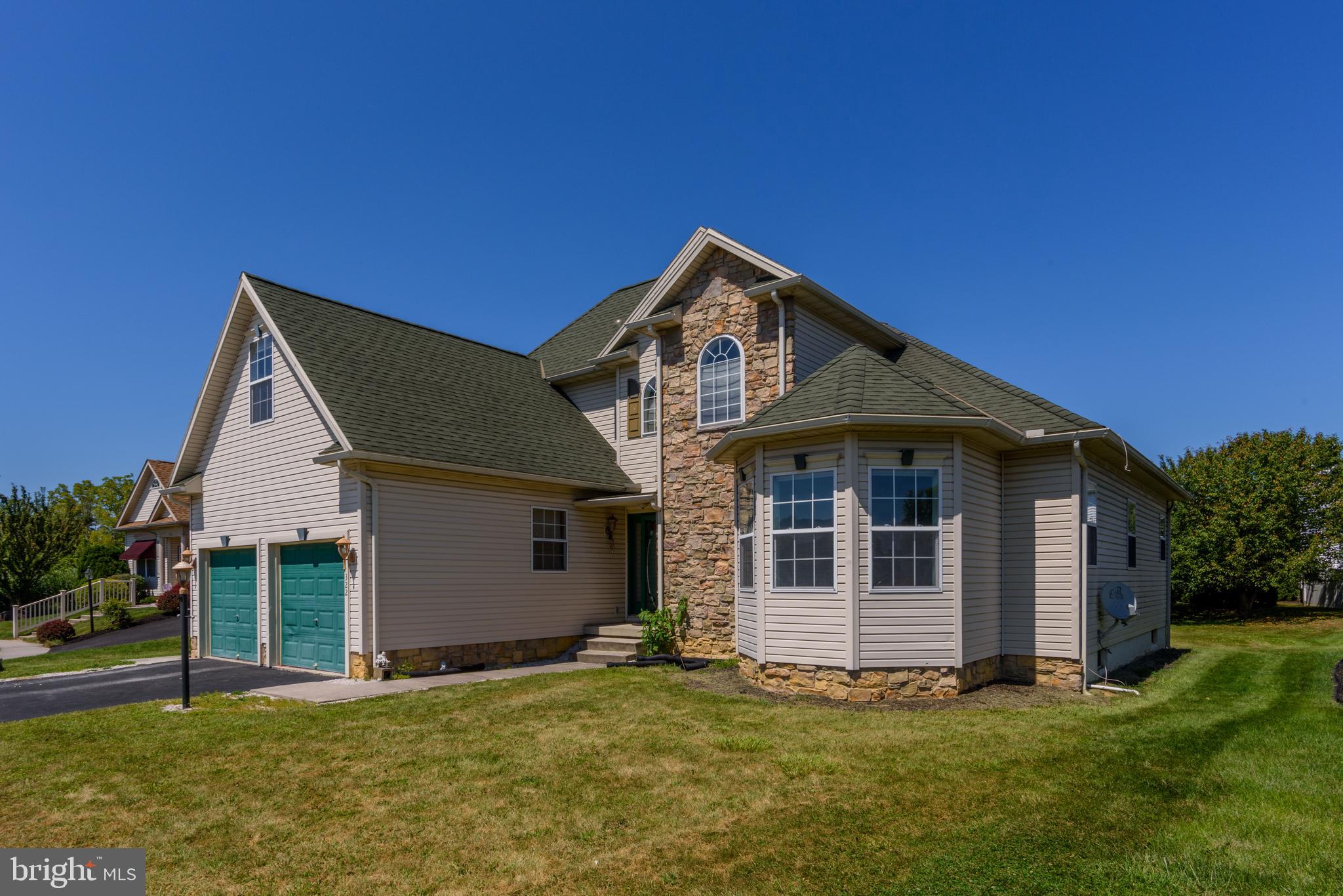 322 FOX KNOLL COURT