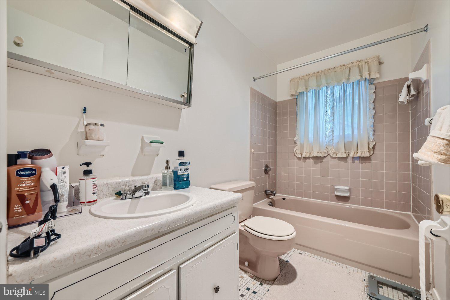 VALLEYWOOD - Residential