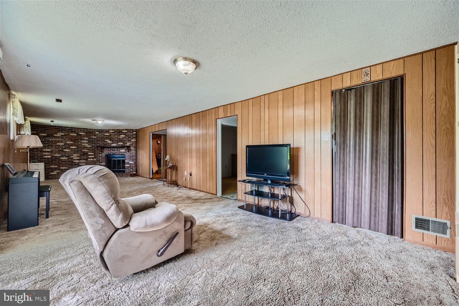 VALLEYWOOD - Residential