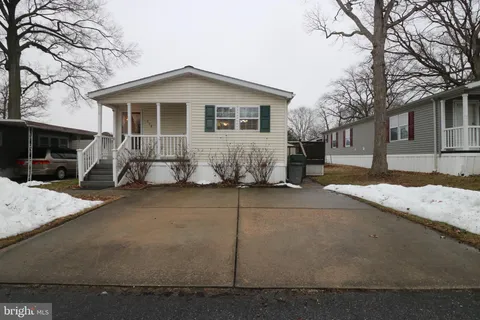MLS: MDBC2152782