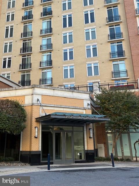 ONE NATIONAL HARBOR CONDOMINIUM - Residential Lease