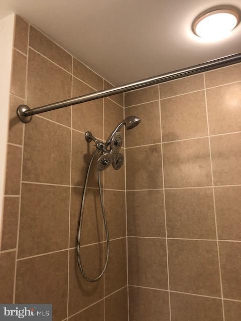 ONE NATIONAL HARBOR CONDOMINIUM - Residential Lease