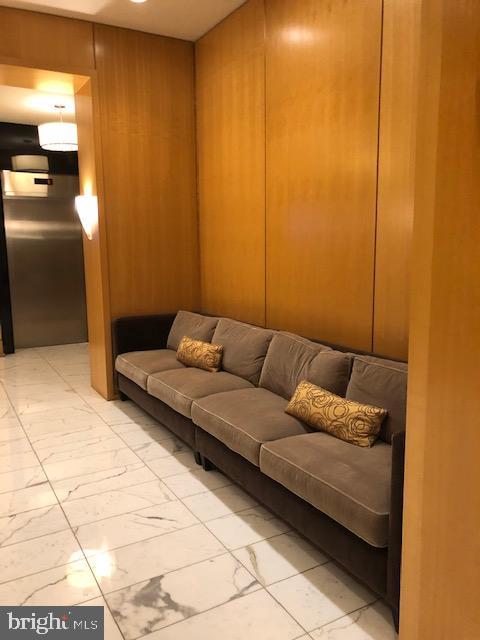 ONE NATIONAL HARBOR CONDOMINIUM - Residential Lease