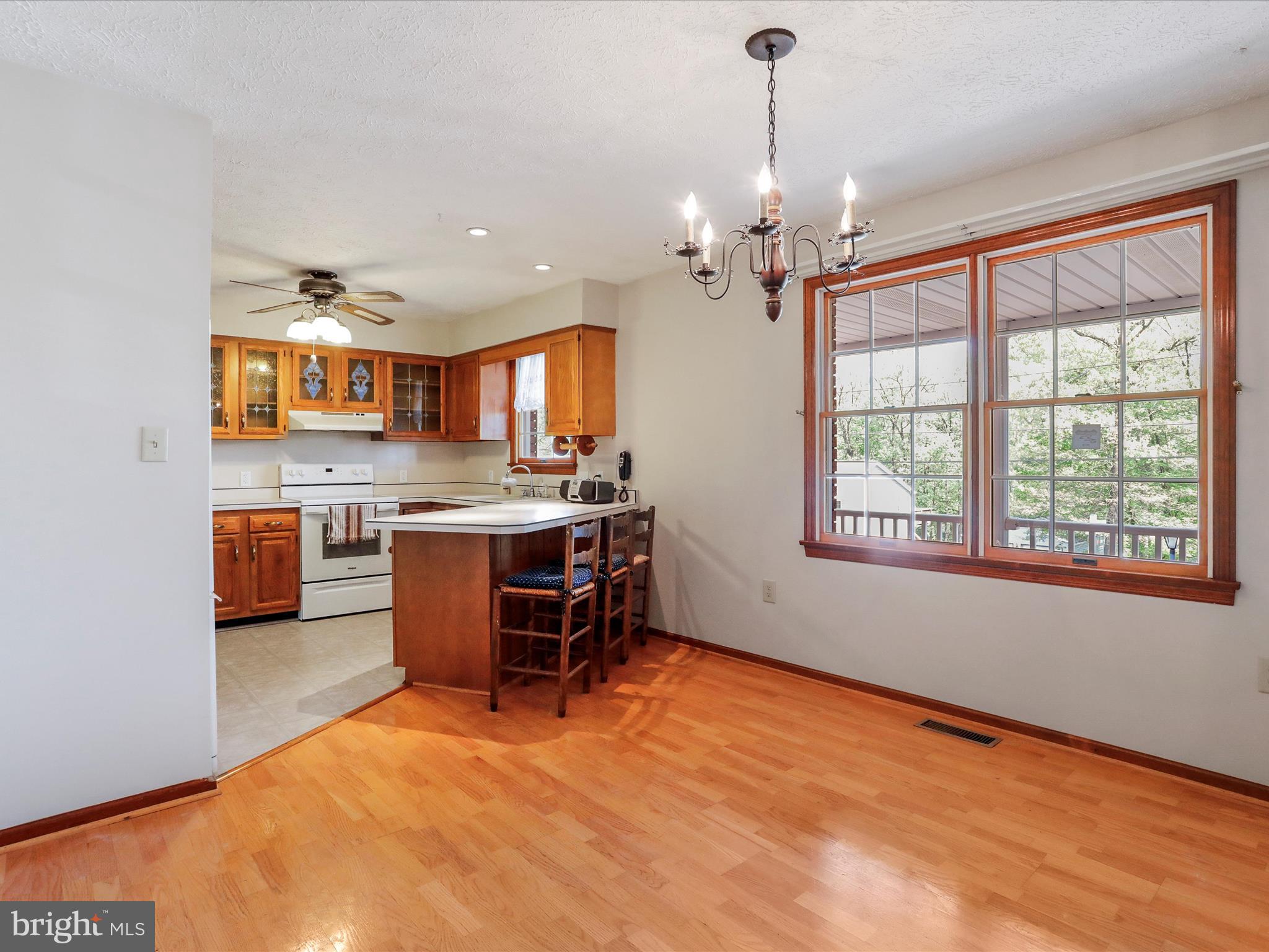 KNOBLEY ESTATES - Residential