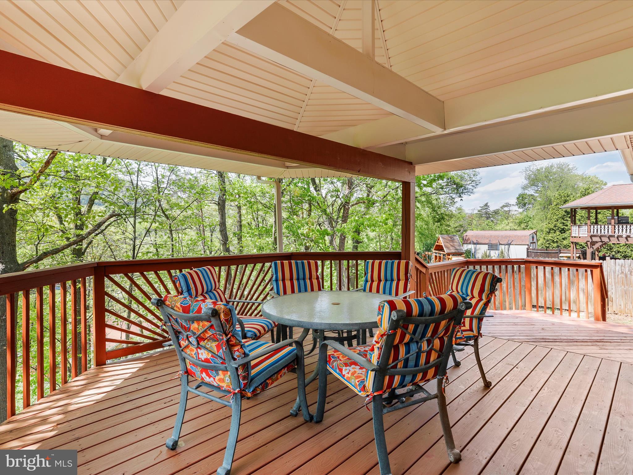 KNOBLEY ESTATES - Residential