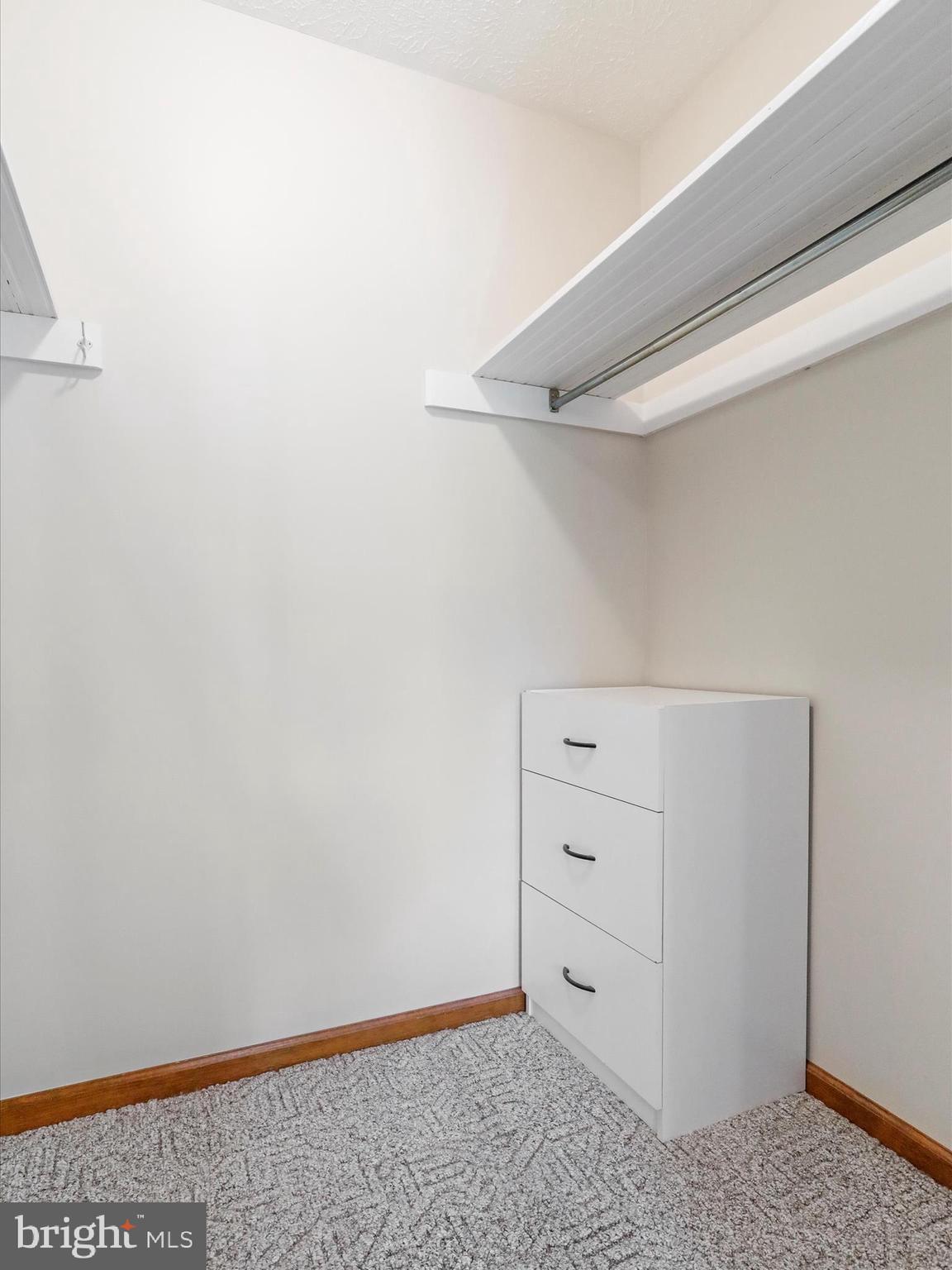 KNOBLEY ESTATES - Residential