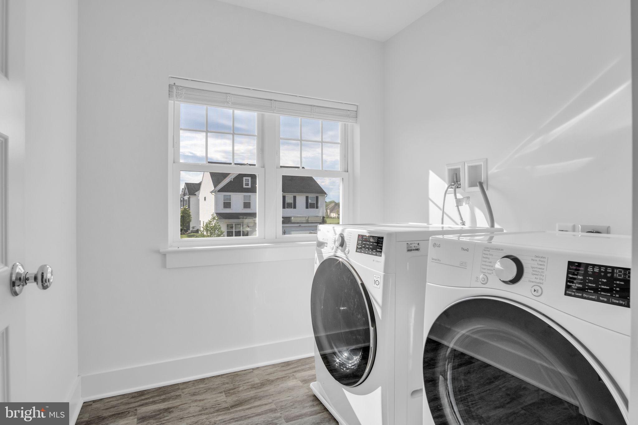 DANBURY GLEN - Residential