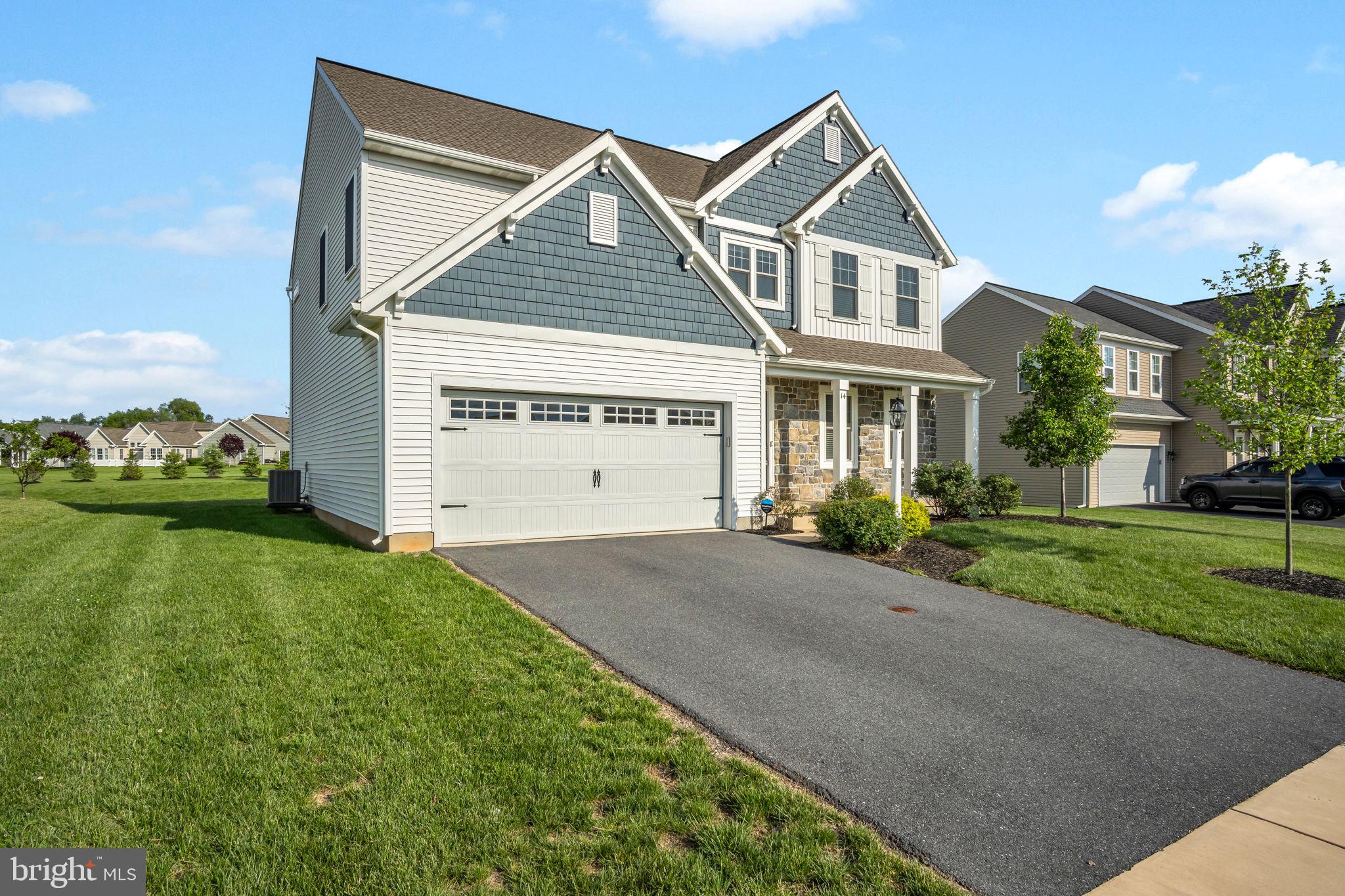 DANBURY GLEN - Residential