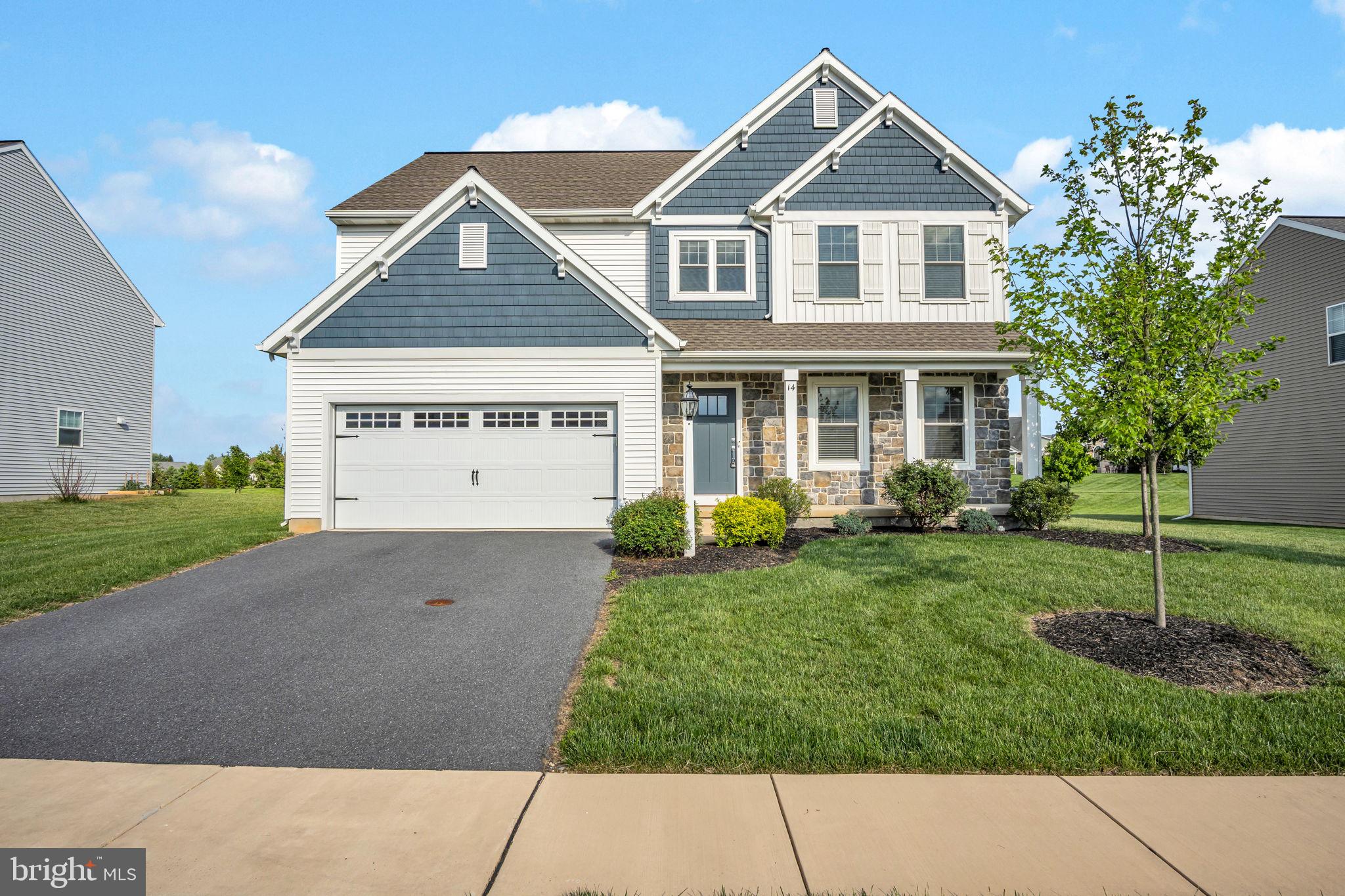 DANBURY GLEN - Residential
