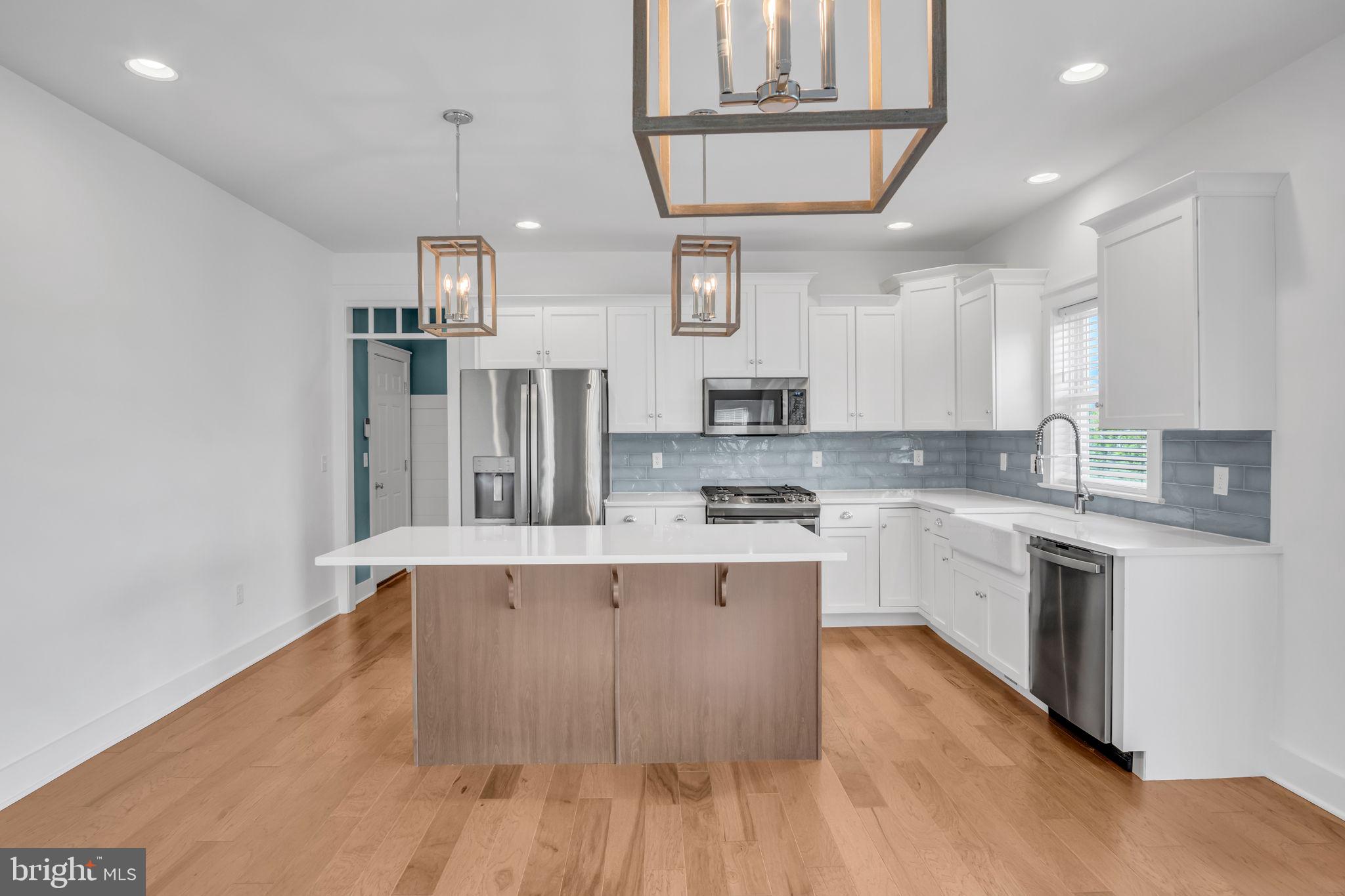DANBURY GLEN - Residential
