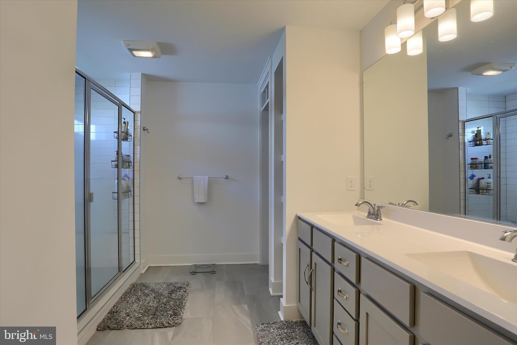 DANBURY GLEN - Residential