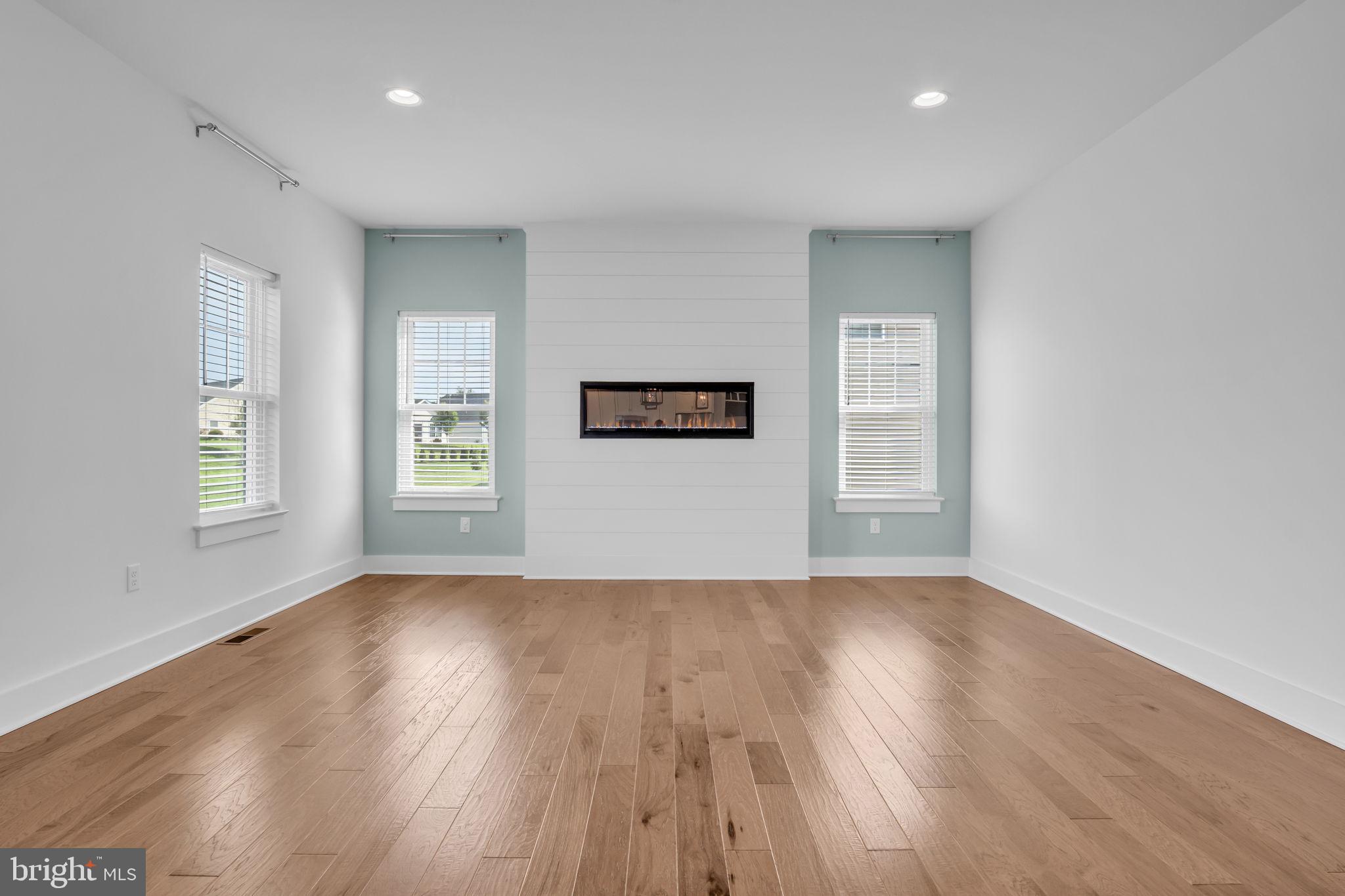 DANBURY GLEN - Residential
