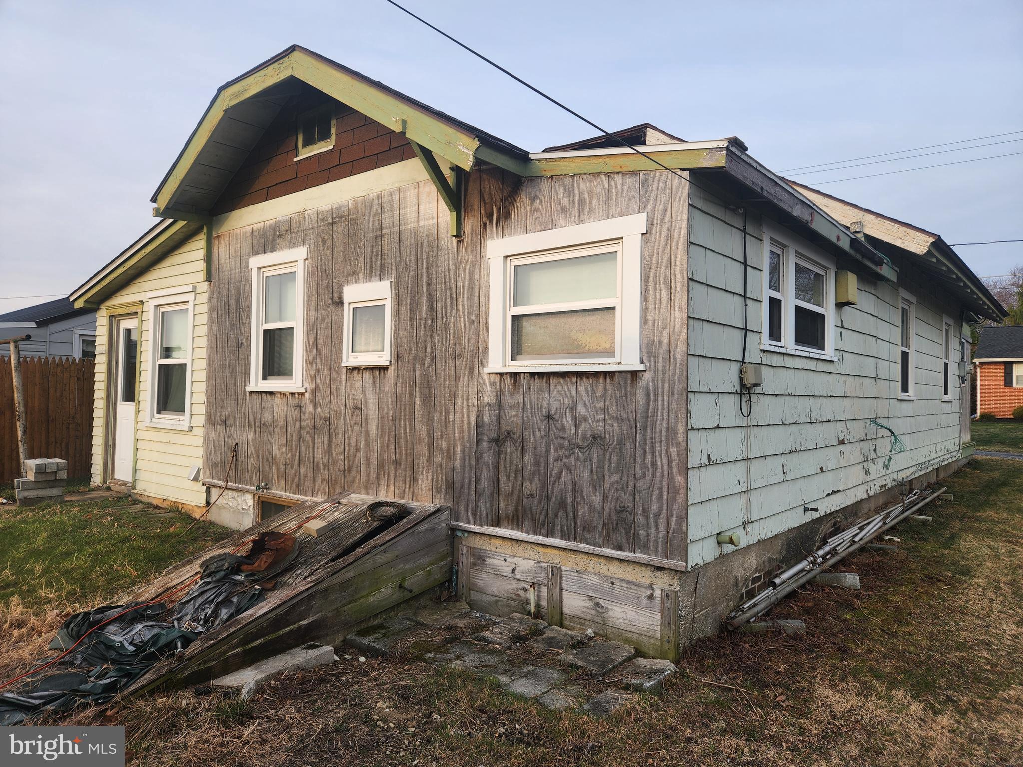 835 CONESTOGA AVENUE