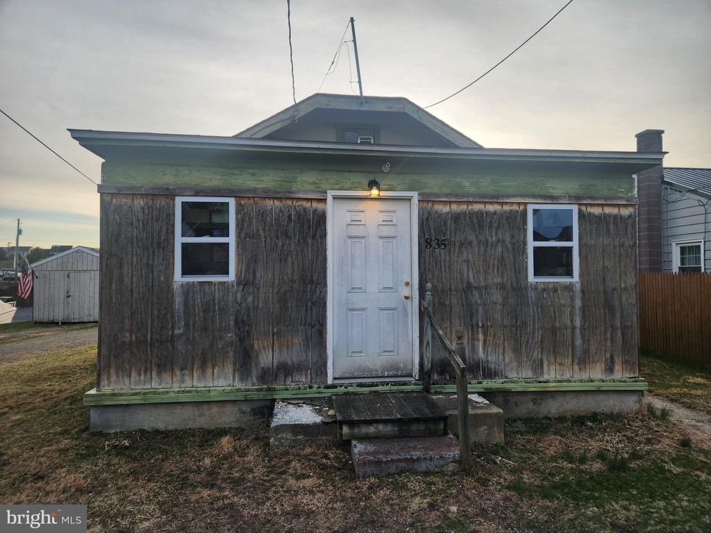 Photo of 835 Conestoga Avenue, MANHEIM, PA 17545 (MLS # PALA2084952)