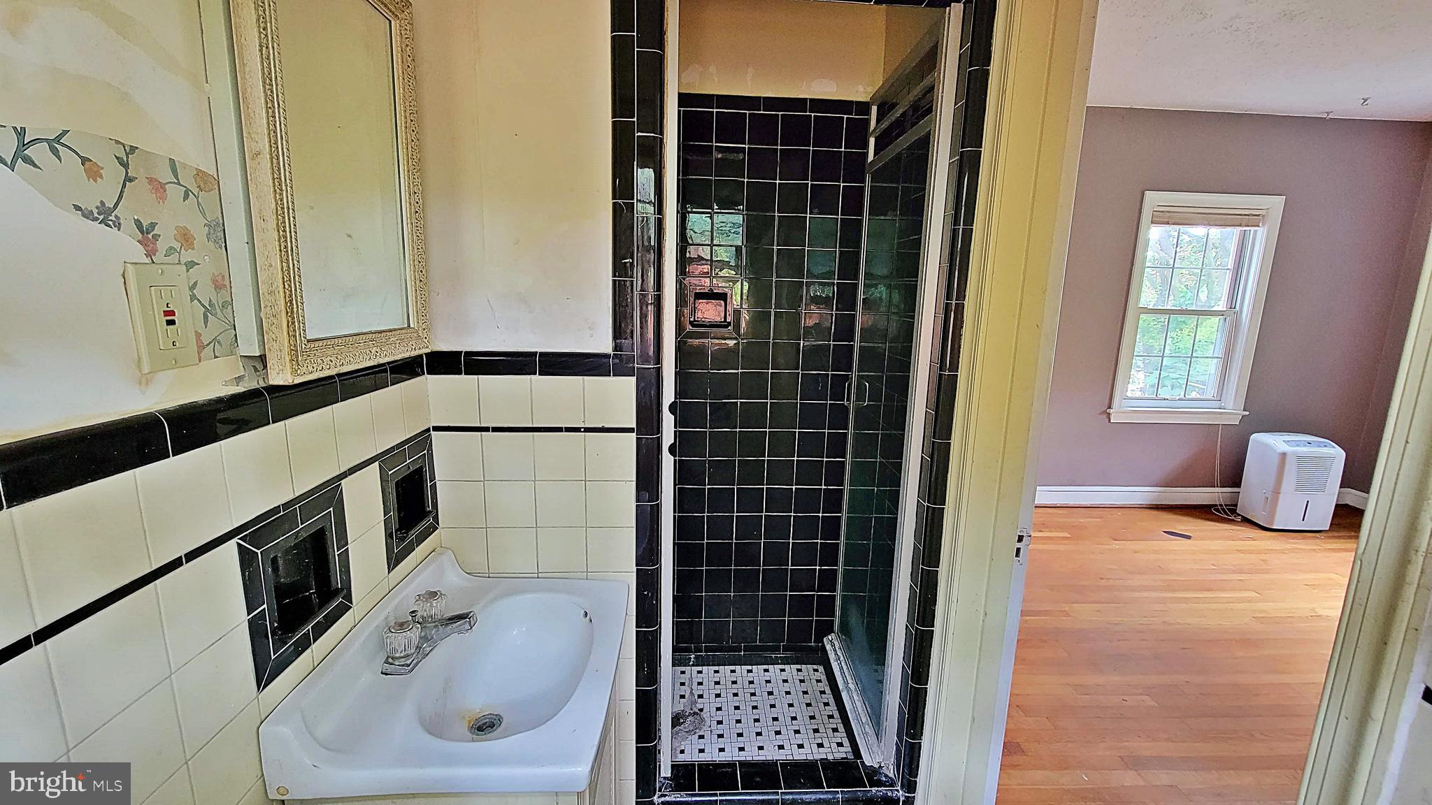 ARLINGTON RIDGE - Residential