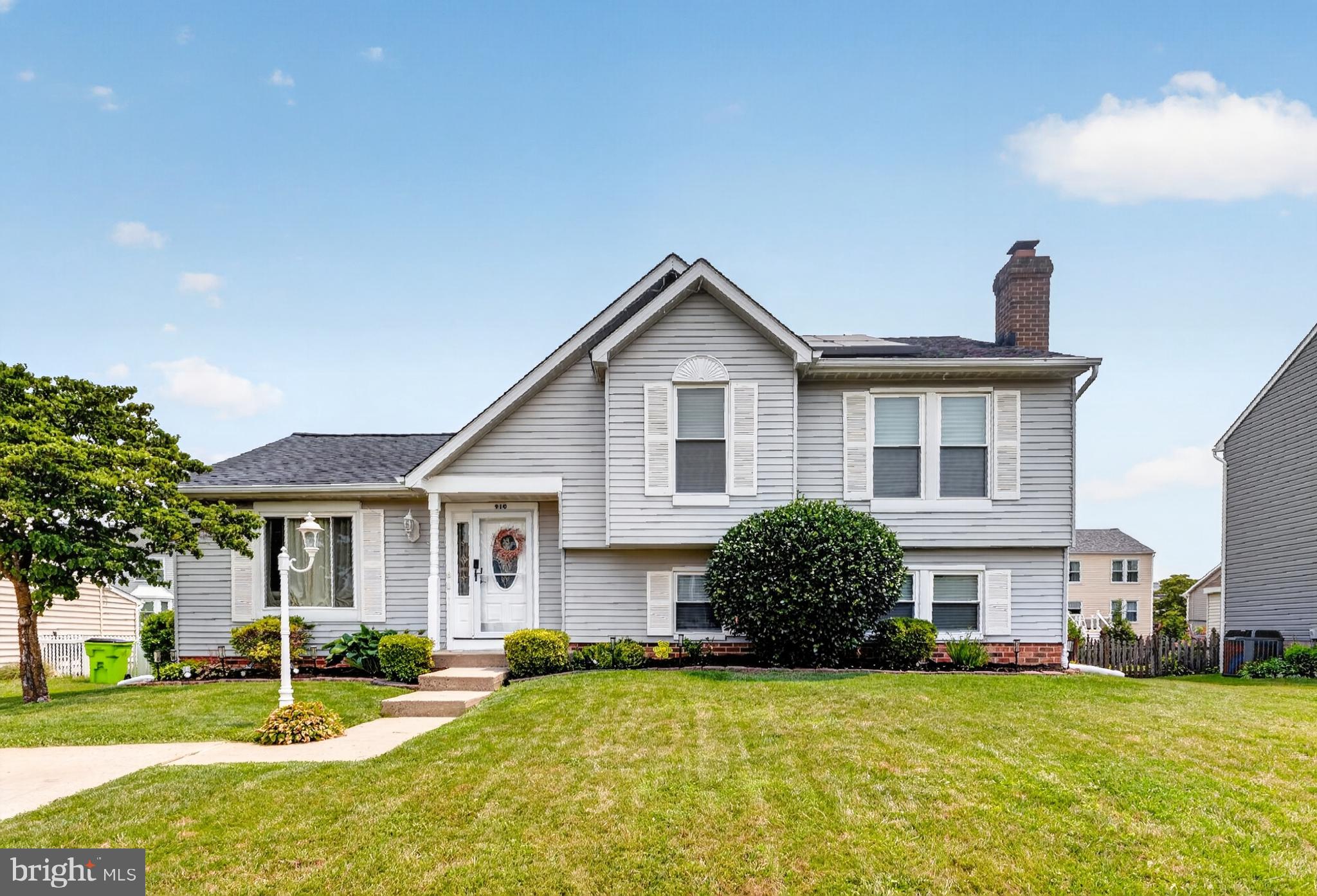 910 COBURN COURT