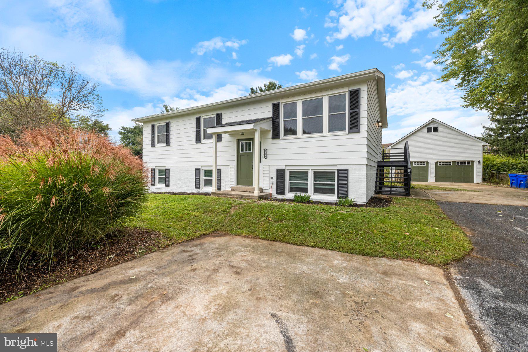 MIDDLETOWN - Residential