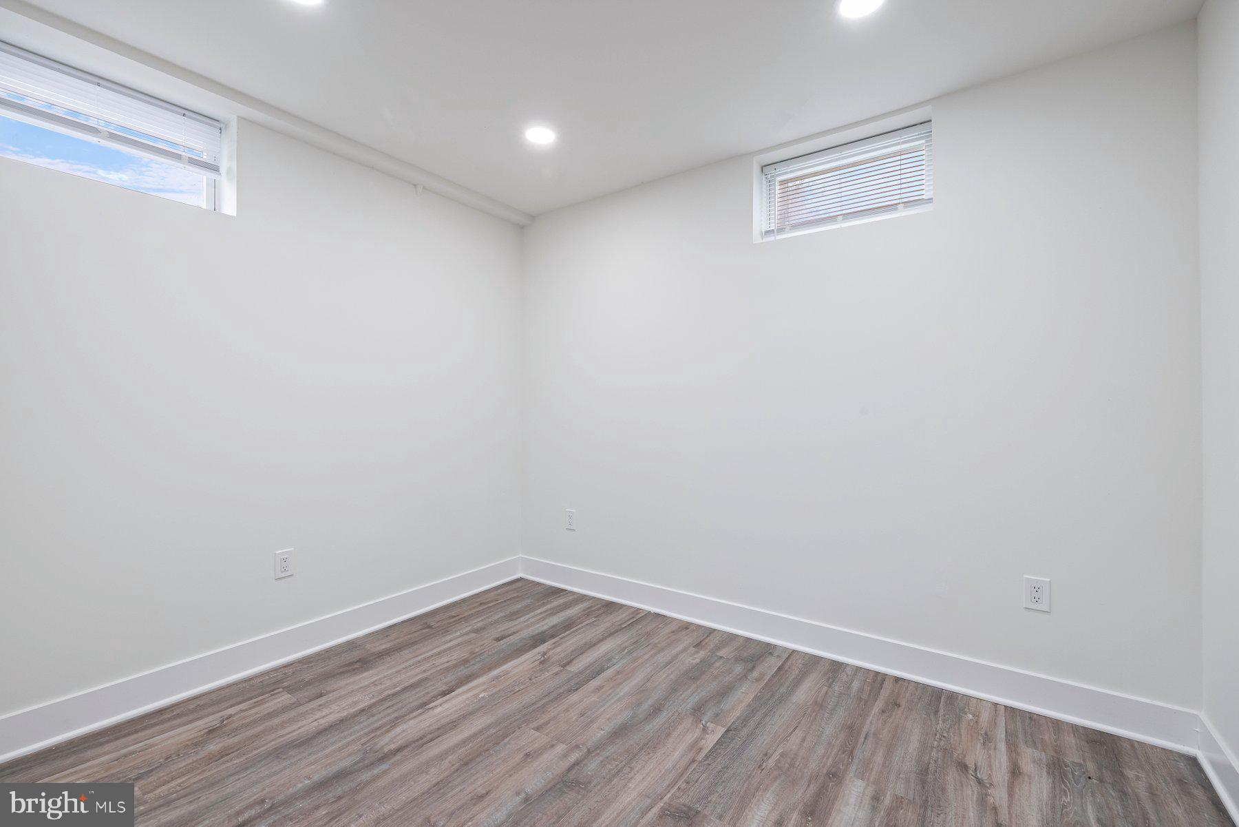 MIDDLETOWN - Residential