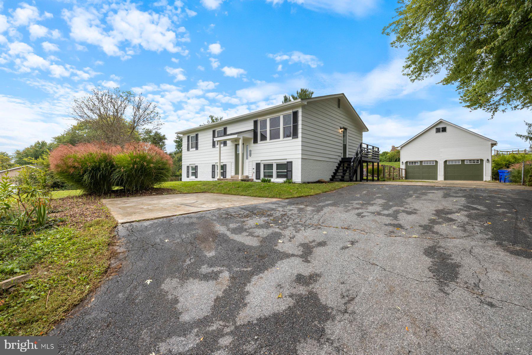 MIDDLETOWN - Residential