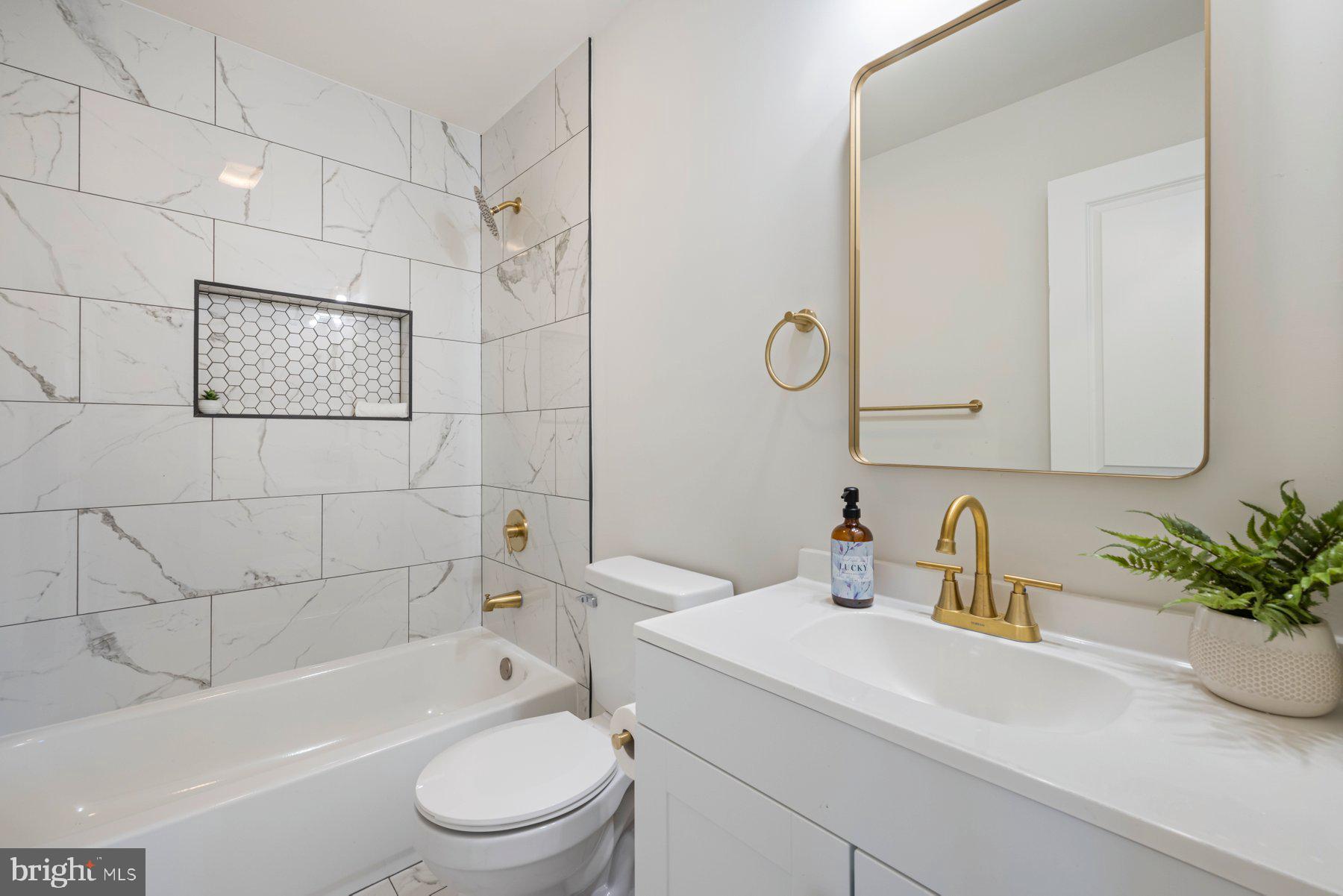 MIDDLETOWN - Residential