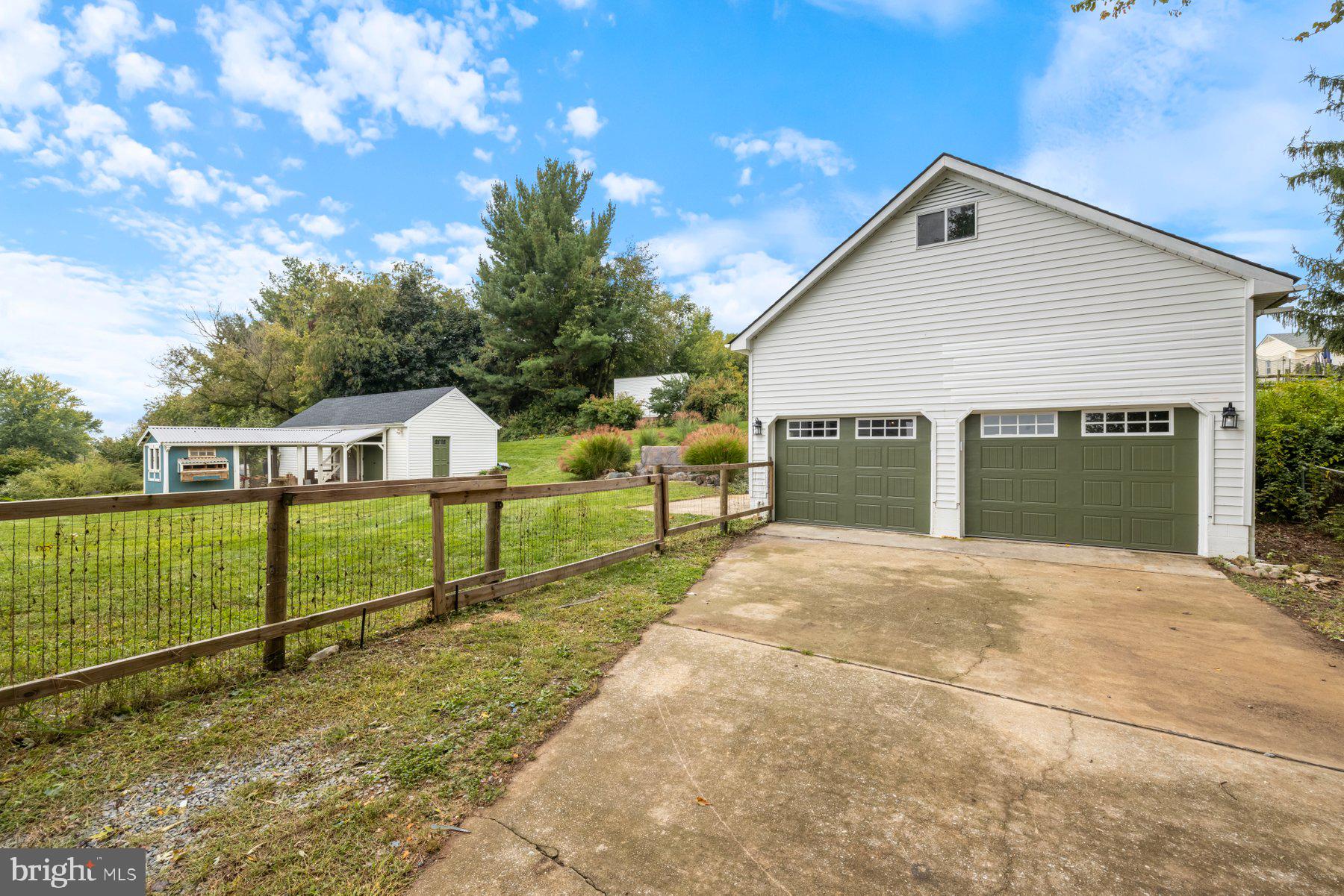 MIDDLETOWN - Residential