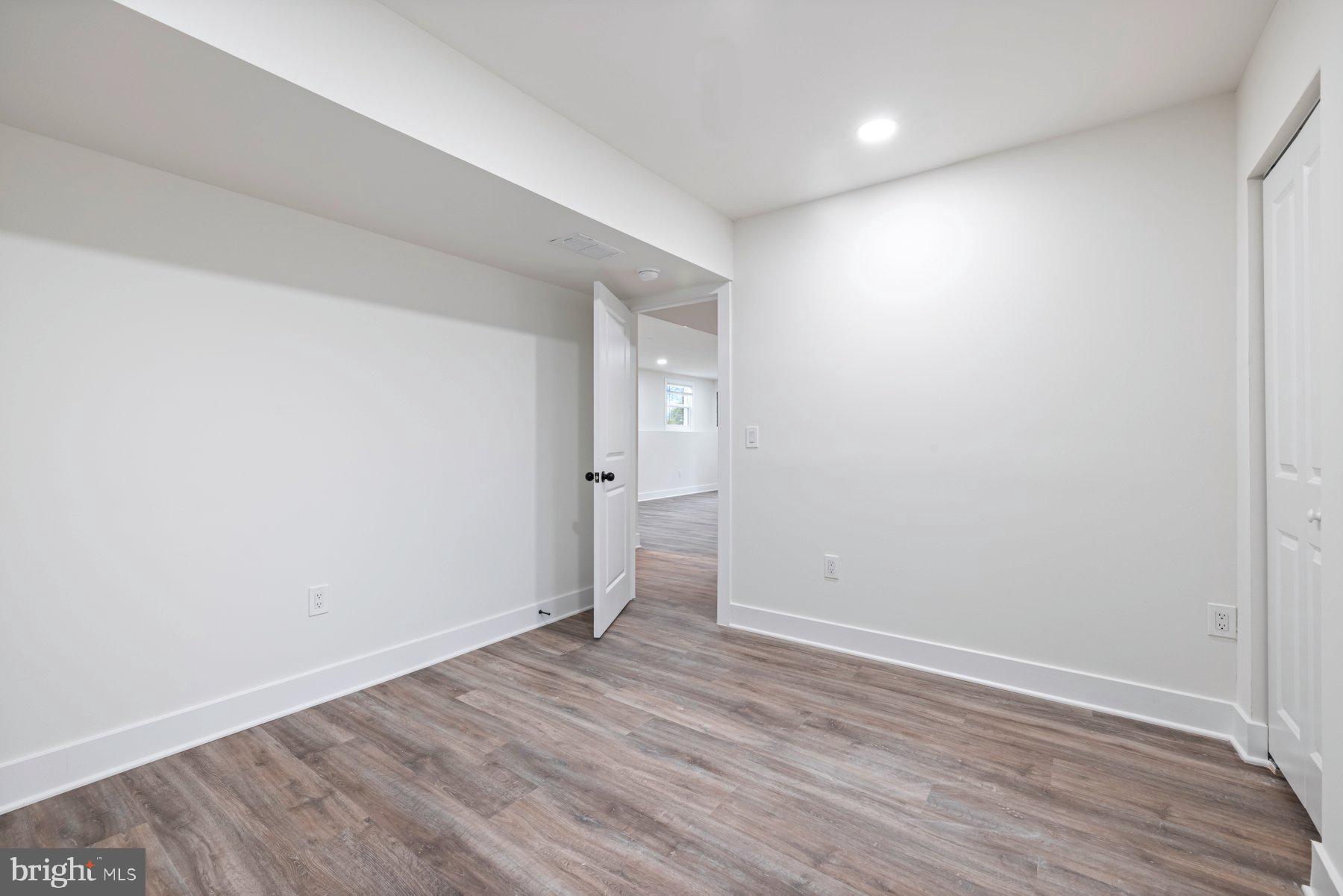 MIDDLETOWN - Residential