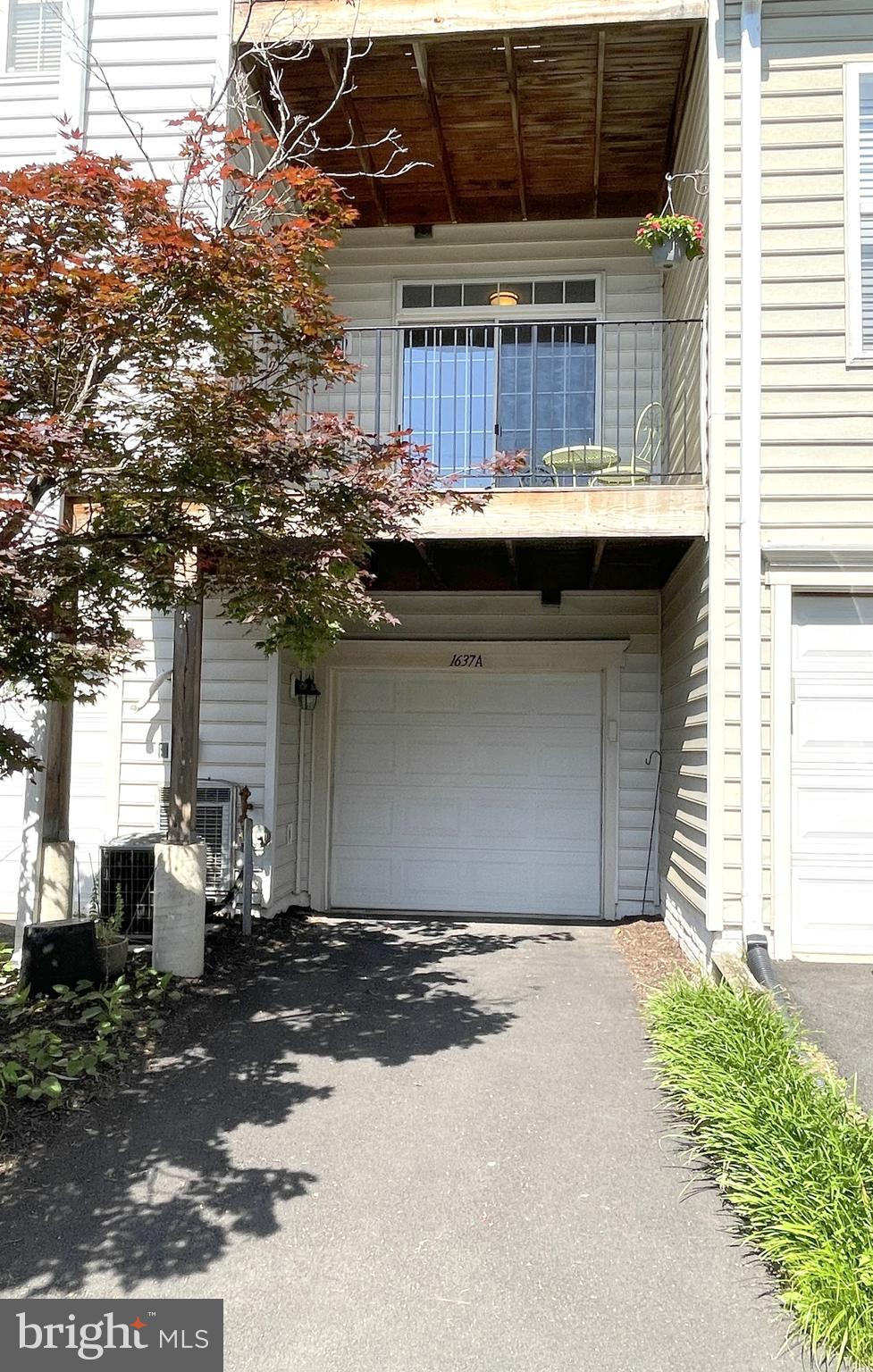 OLD TOWN GREENS - Residential Lease