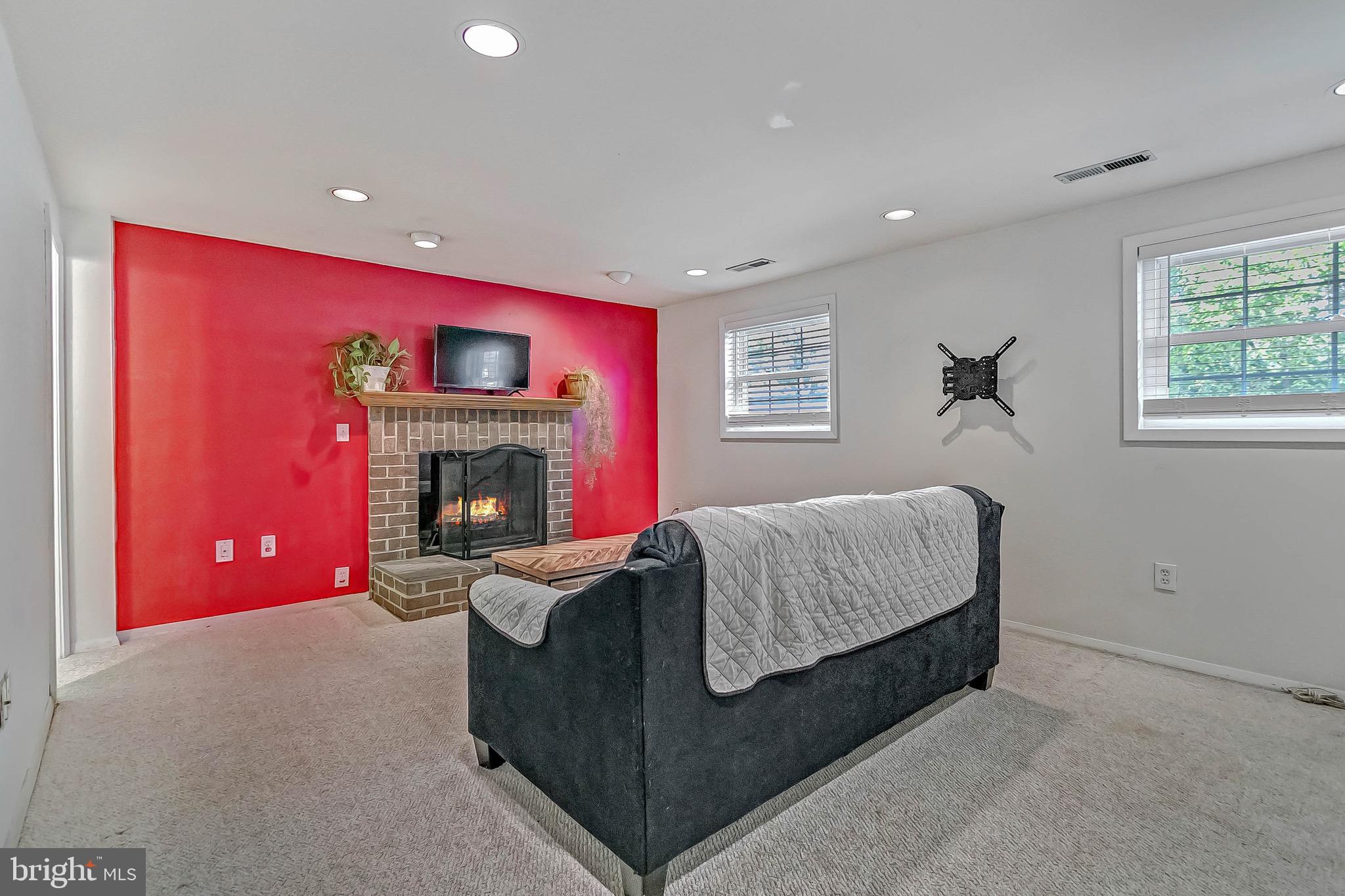 BURGUNDY ESTATES - Residential