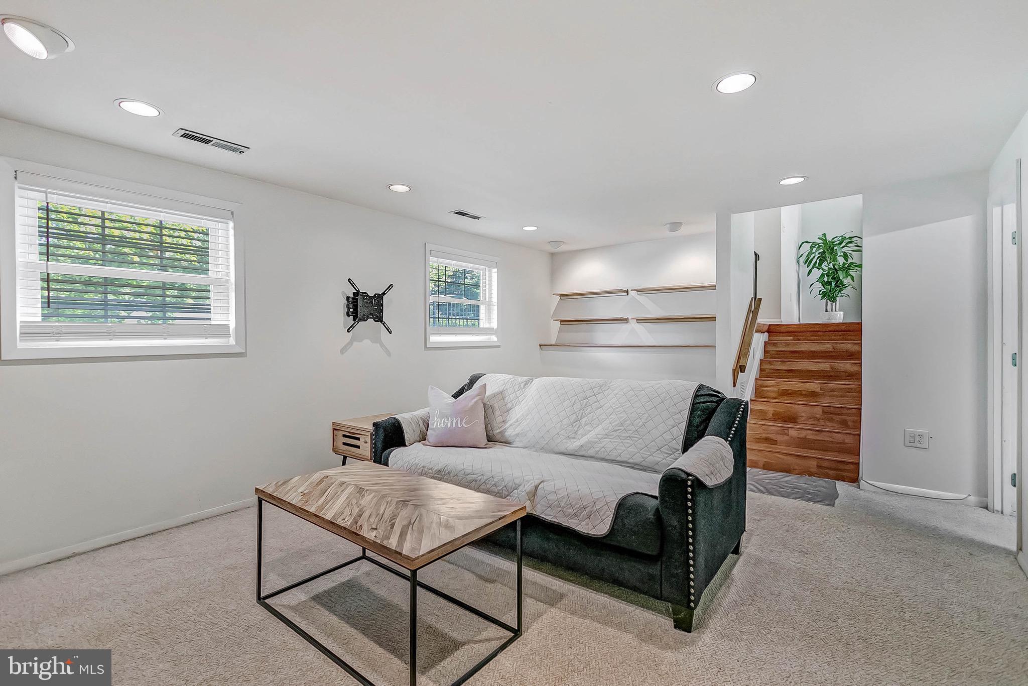 BURGUNDY ESTATES - Residential