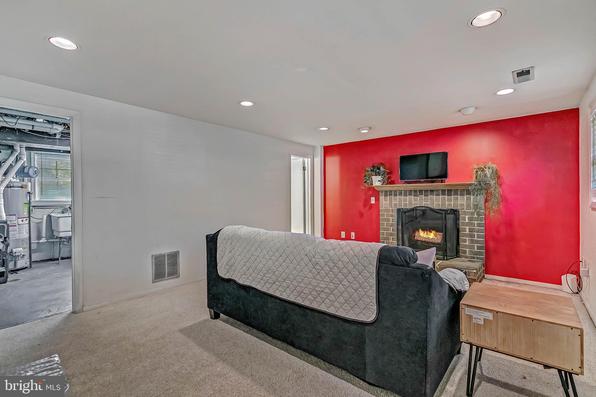 BURGUNDY ESTATES - Residential