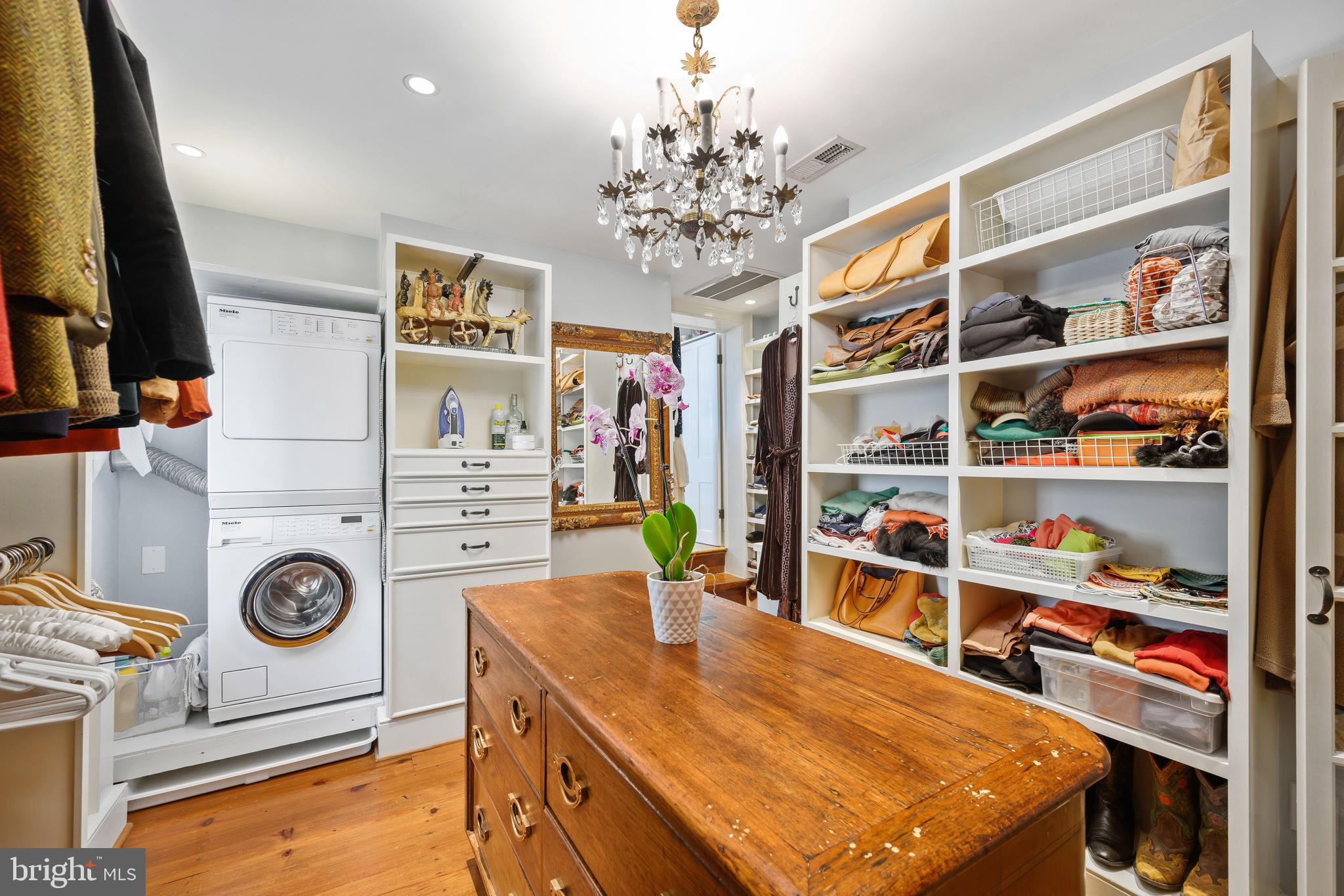 HISTORIC OLD TOWN - Residential