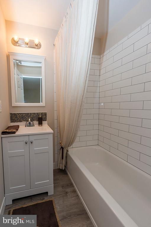 ELIZABETHS LANDING - Residential