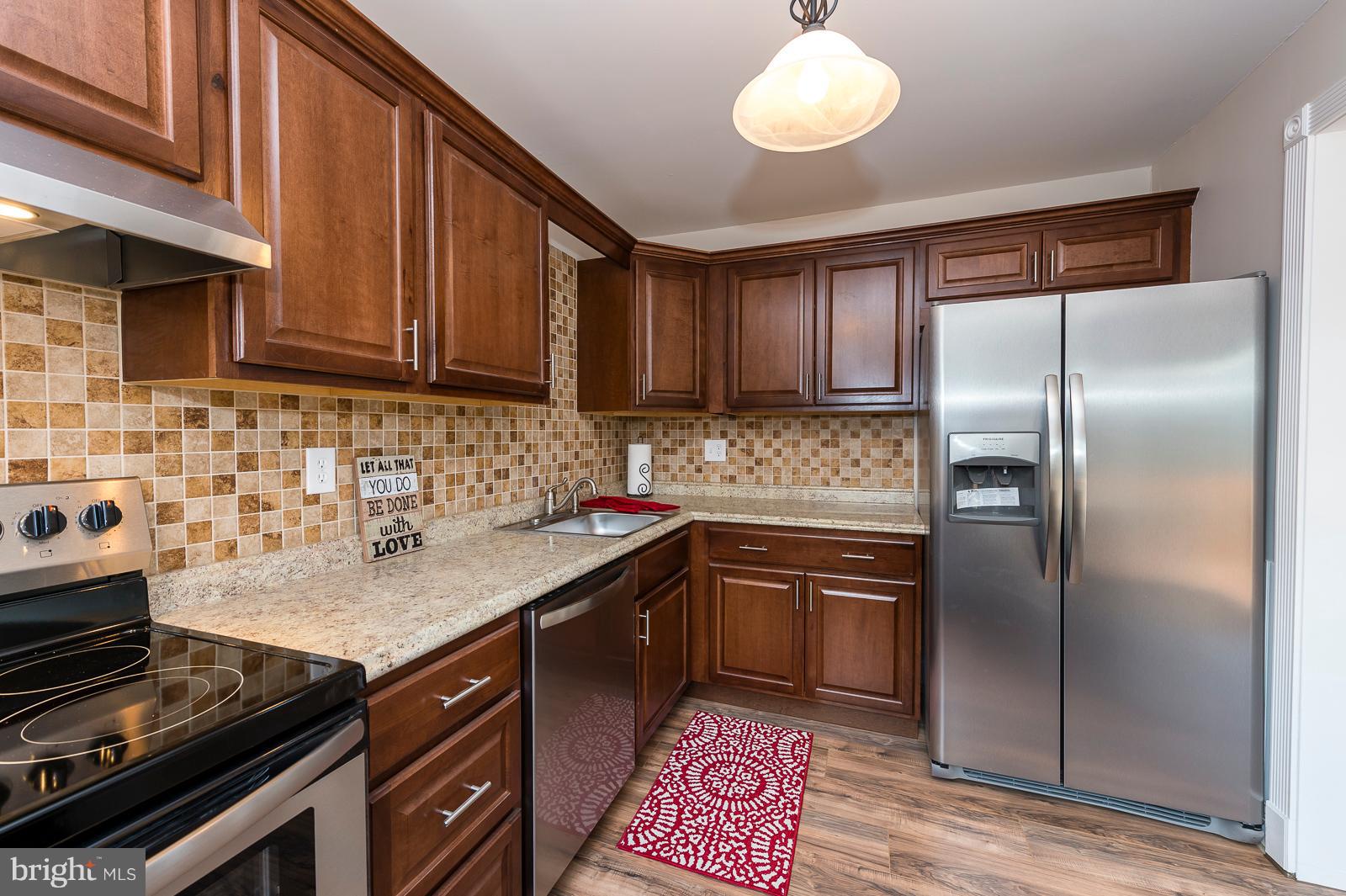 ELIZABETHS LANDING - Residential